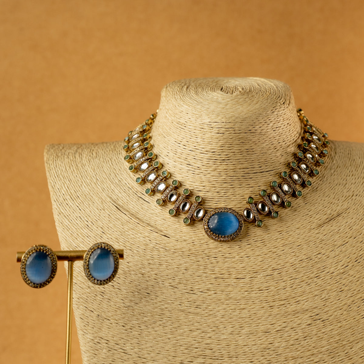 ZOHRA SEMI HANDMADE MONALISA STONE NECKPIECE/NECKLACE EARRINGS NL325