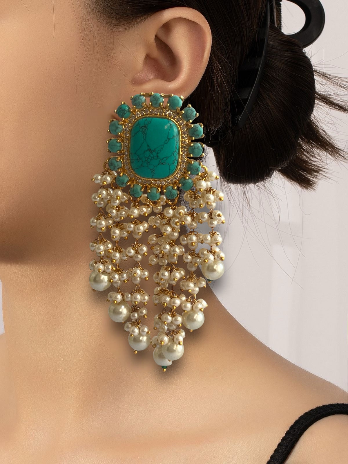 LIYA HANDMADE PEARL BEADED GOLD-TONED EARRING-ER561