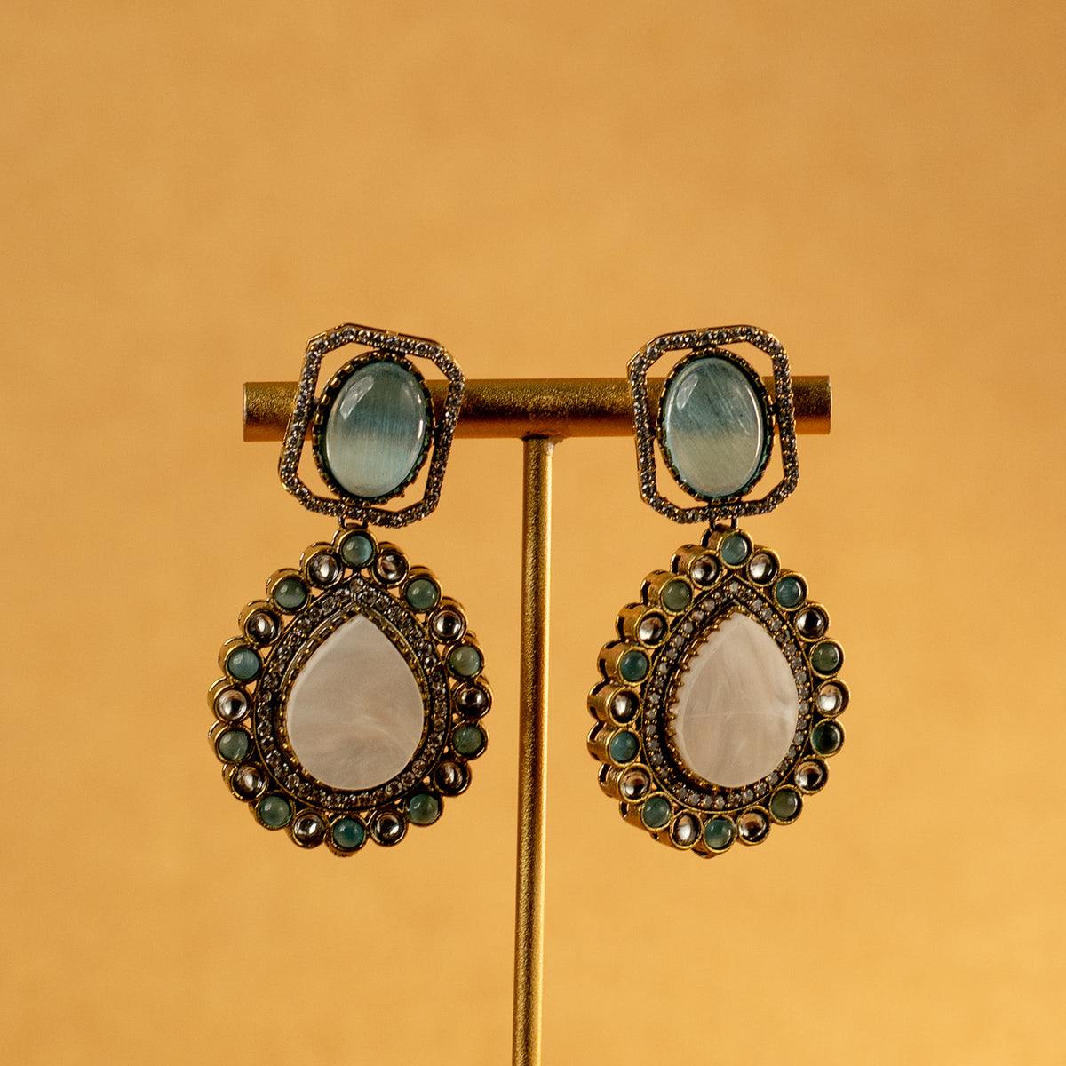 MITHILDA DUAL TONED SEMI HANDMADE MONALISA STONES NECKPIECE/NECKLACE EARRINGS NL323