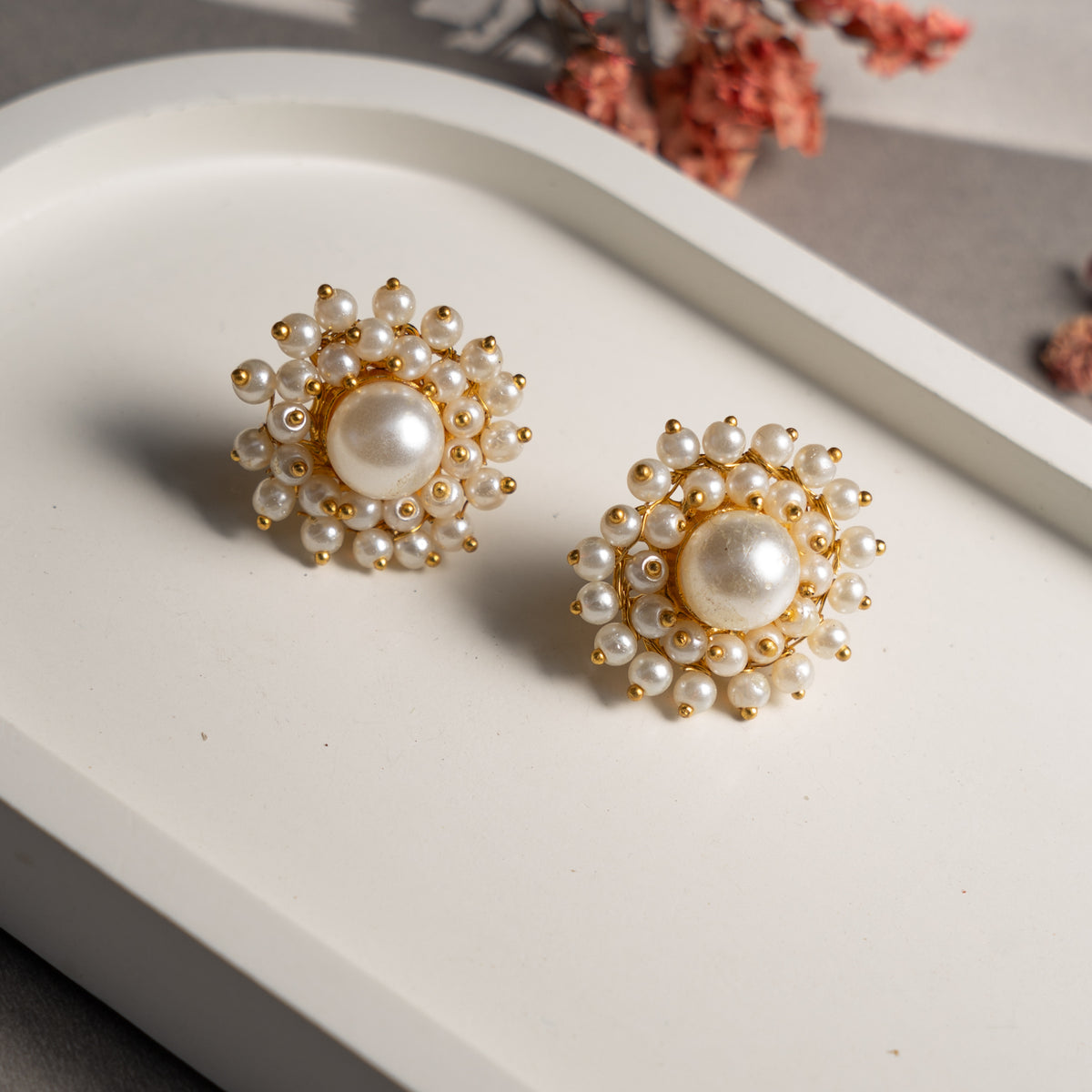 AICHU SEMI HANDMADE PEARL EARRINGS/ STUDS ER718
