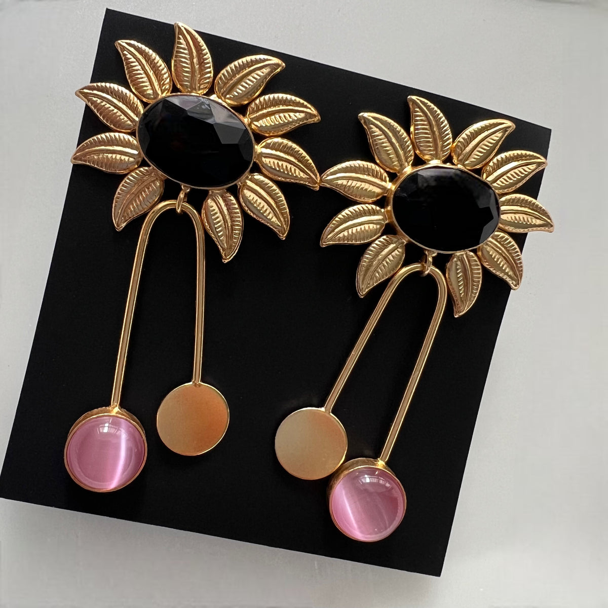 DAISY HANDMADE NATURAL STONE EARRINGS ER240