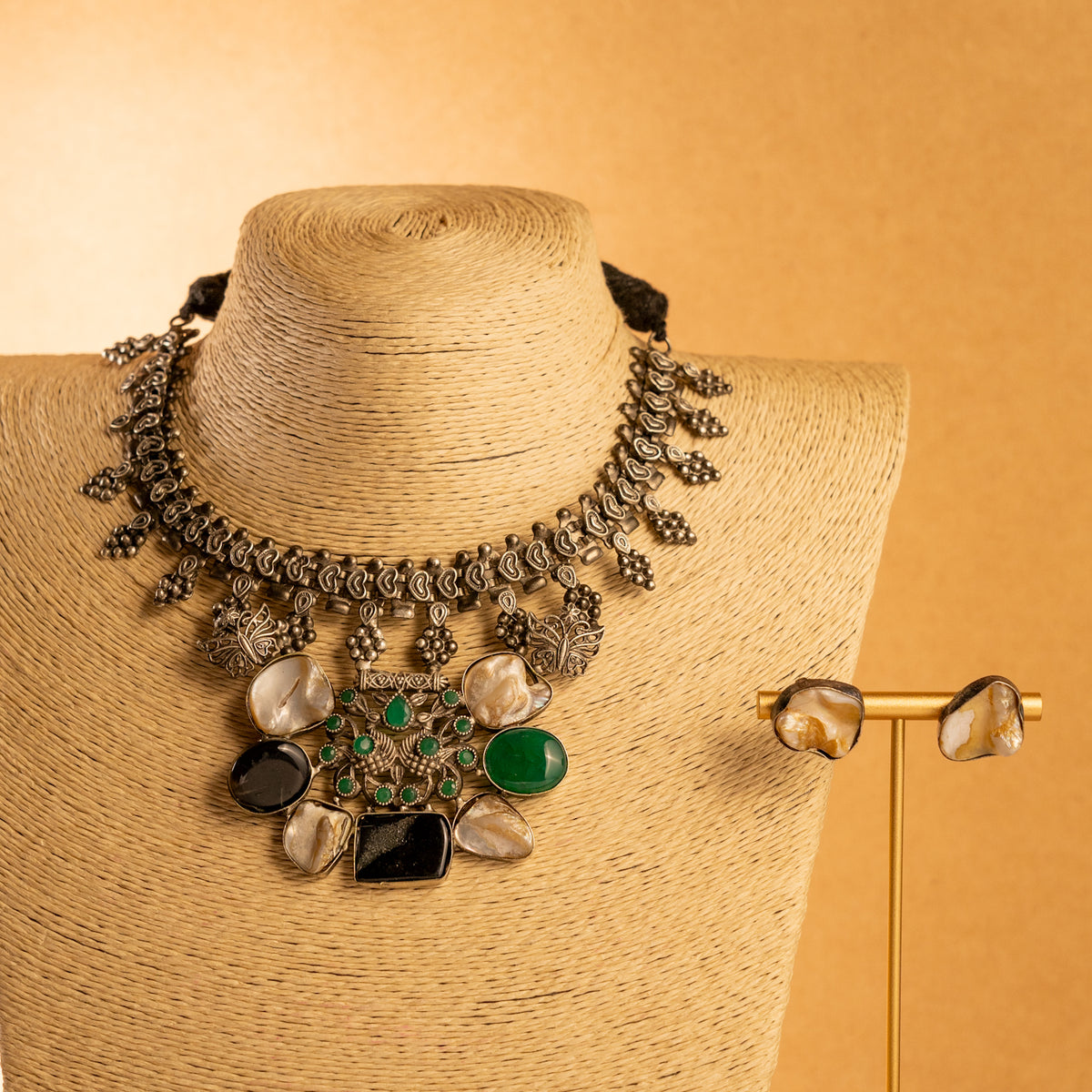 HINOSHA RAW STONE HANDMADE FAUX SILVER  RUSTIC FINISH NECKLACE NL74