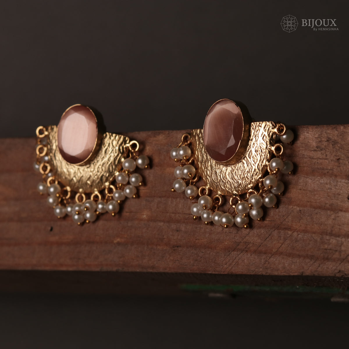 UDHAYA HANDMADE GLASS STONE HANDMADE AND  HAMMERED STUDS ER76