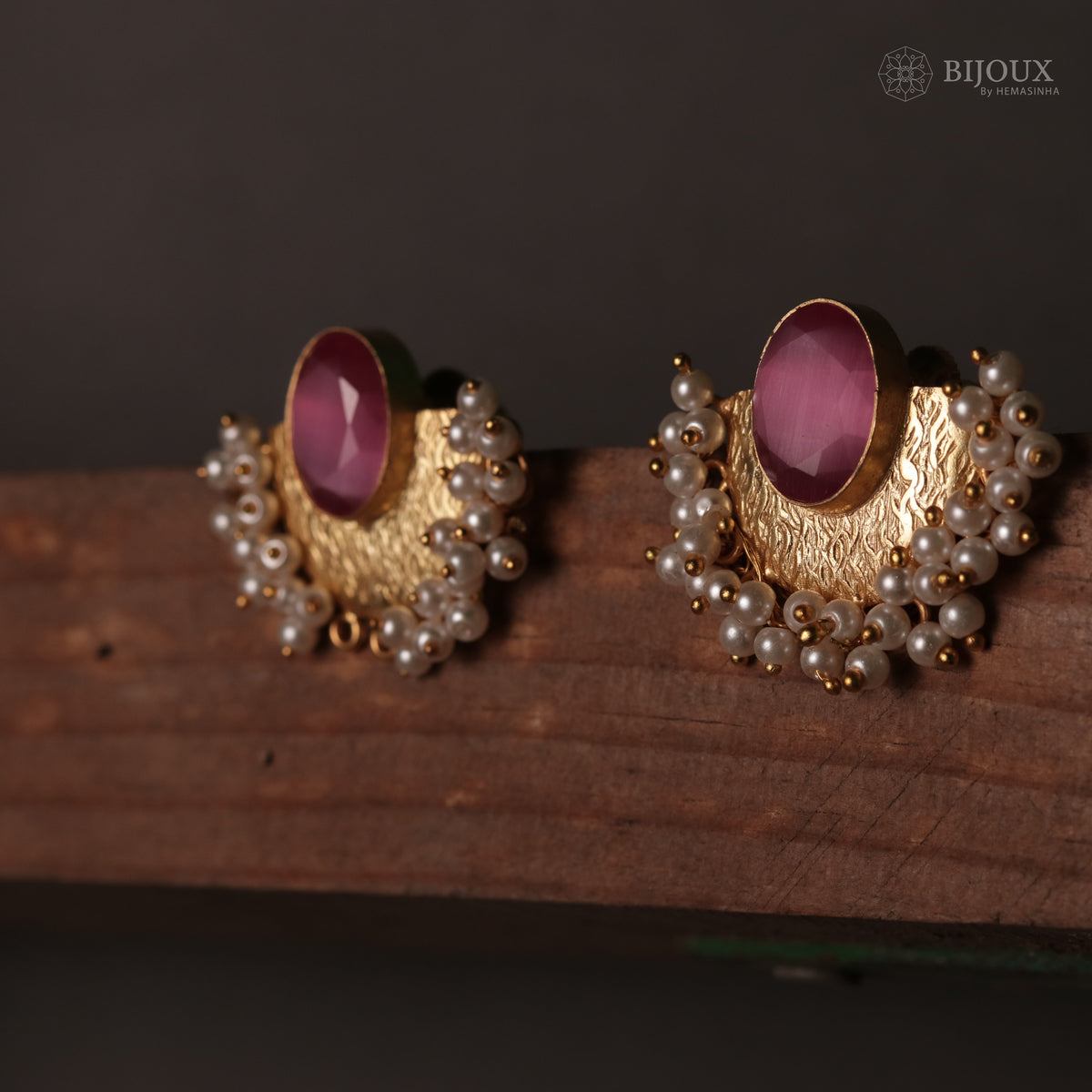 UDHAYA HANDMADE GLASS STONE HANDMADE AND  HAMMERED STUDS ER76