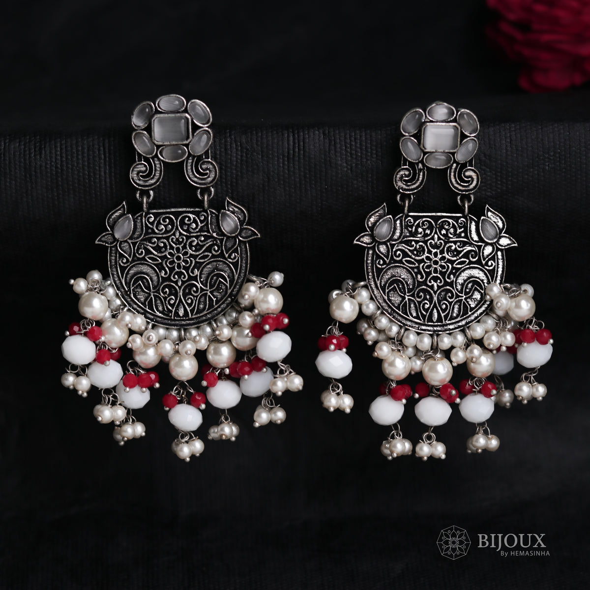 WORN-IN WONDER SEMI- HANDMADE MONOLISA BEADED FAUX SILVER EARRING ER43