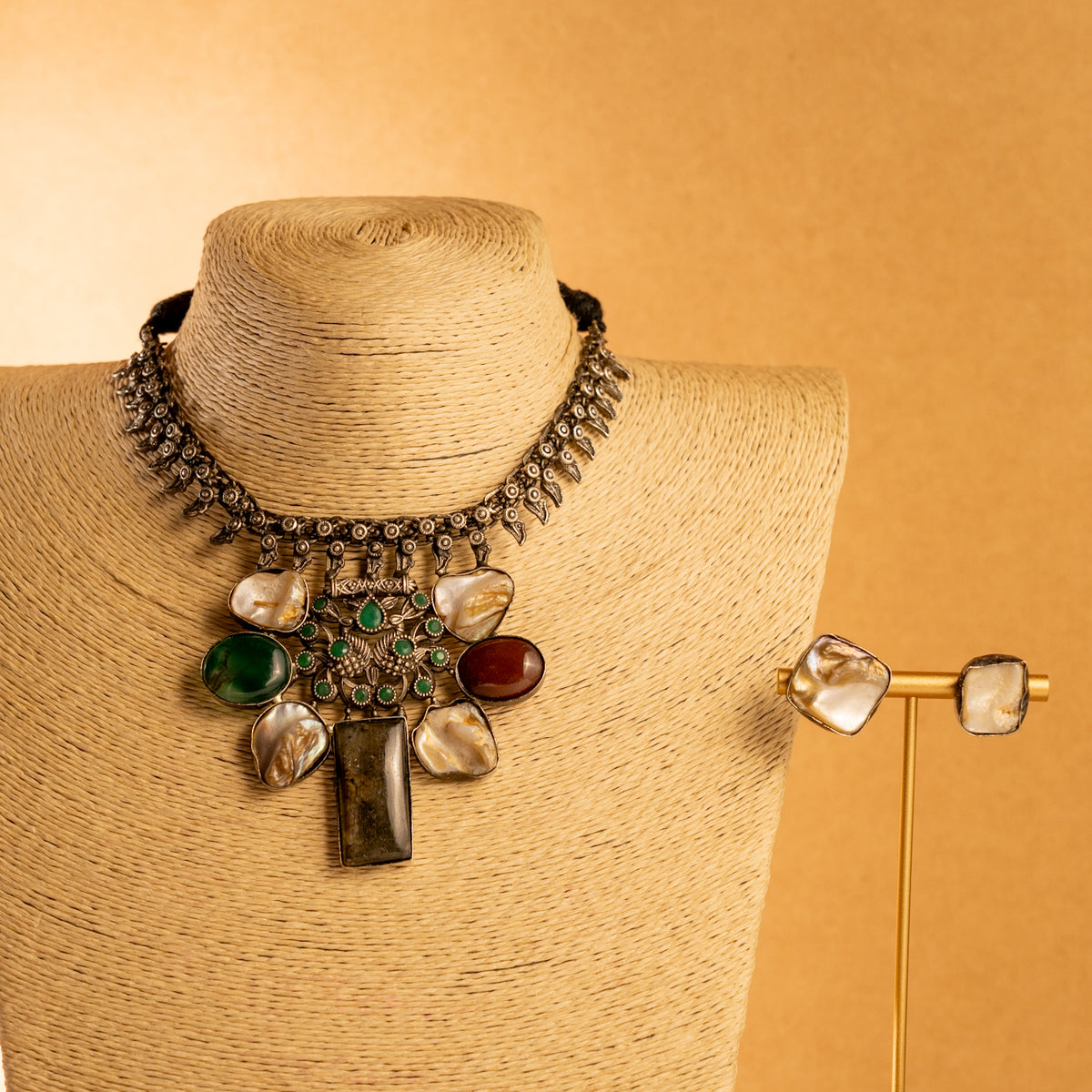 HINOSHA RAW STONE HANDMADE FAUX SILVER  RUSTIC FINISH NECKLACE NL74