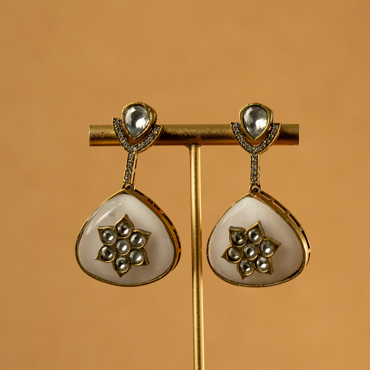 RISHONA DUAL TONED SEMI HANDMADE MONALISA STONES NECKPIECE/NECKLACE WITH EARRINGS NL320