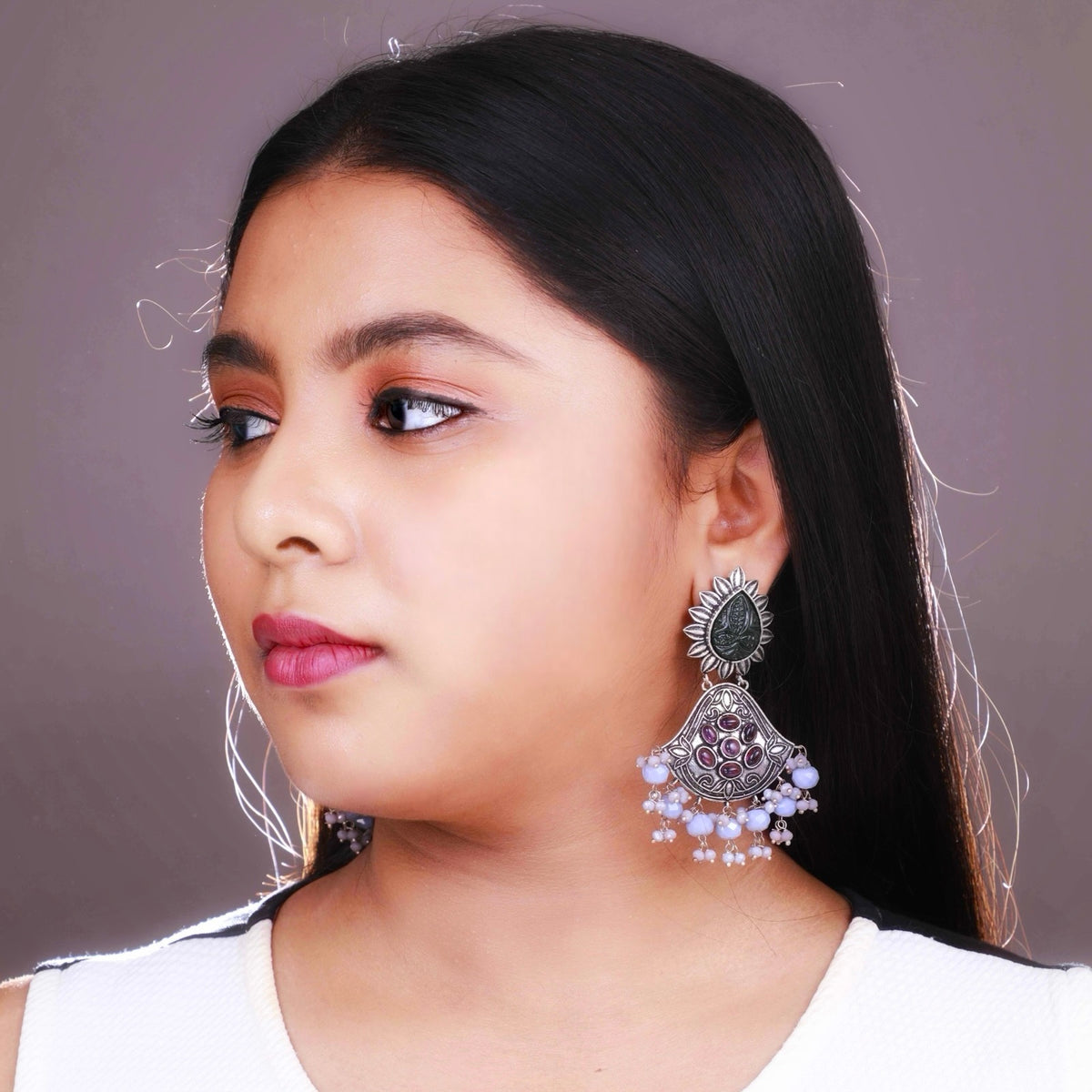 PETITE FLORAL CARVING STONE  SEMI-HANDMADE  EARRINGS ER38