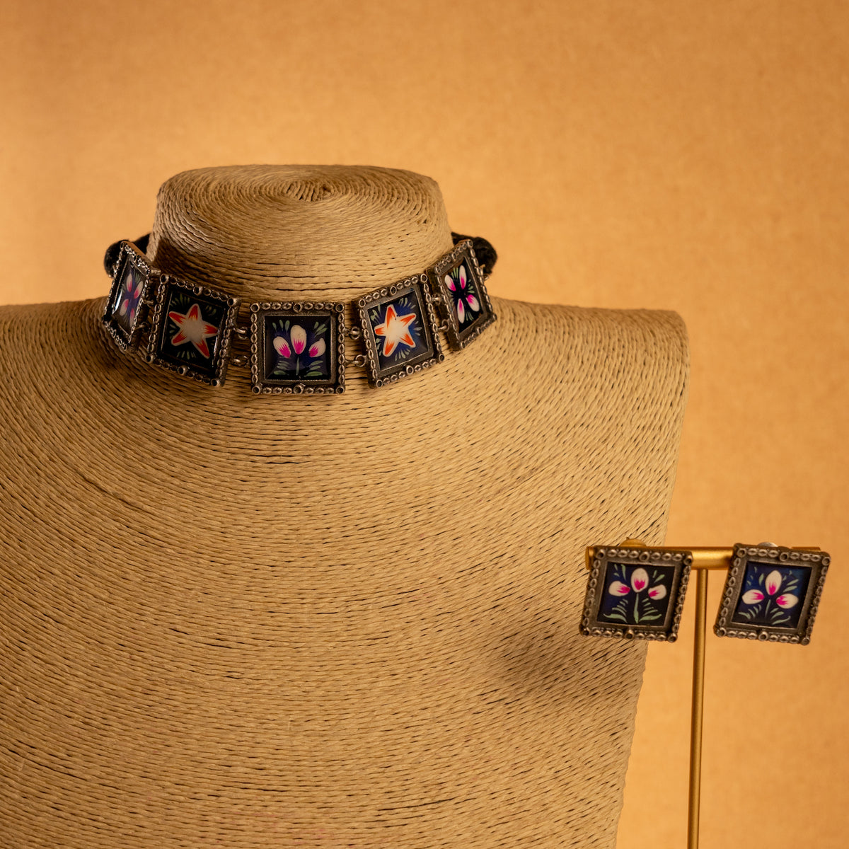 SHEETHAL HAND PAINTED AND HANDMADE  RUSTIC LOOK NECKPIECE NECKLACE NL71