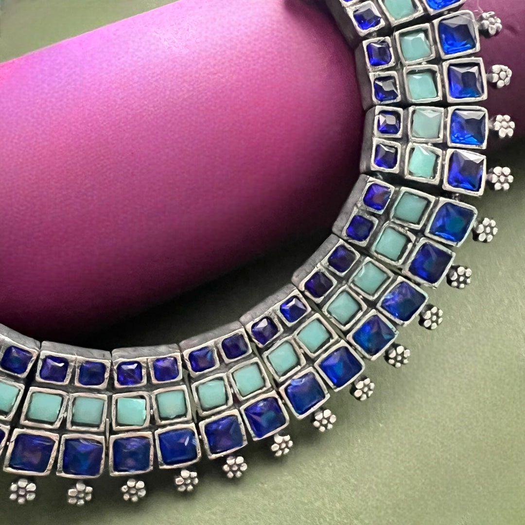 THIRA ANTIQUE SILVER LOOK ALIKE SEMI HANDMADE KIDS SET NECKLACE WITH EARRING NL17