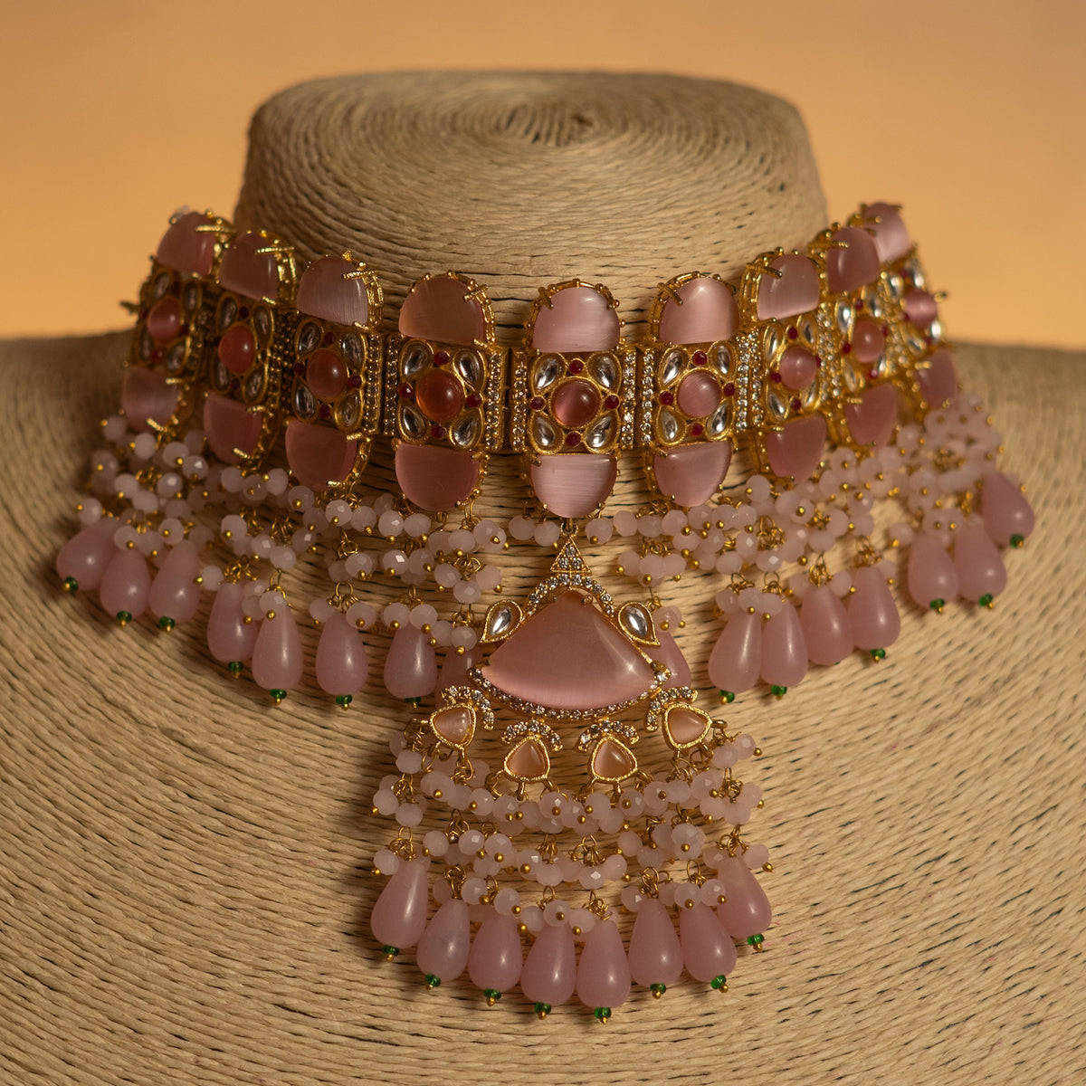 VIVAHA SEMI HANDMADE GOLD TONED MONALISA NECKLACE SET WITH TIKKA NL58