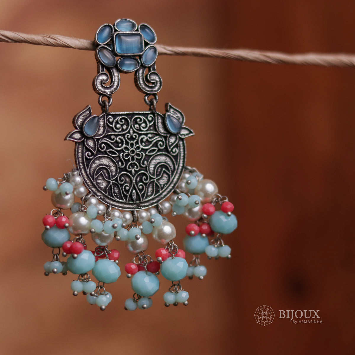 WORN-IN WONDER SEMI- HANDMADE MONOLISA BEADED FAUX SILVER EARRING ER43