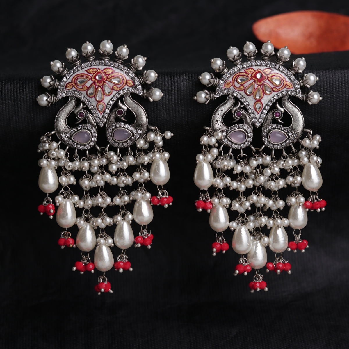 HANDMADE TWILIGHT SEMI HANDMADE HANDPAINTED MONALISA AND BEADED EARRING ER40