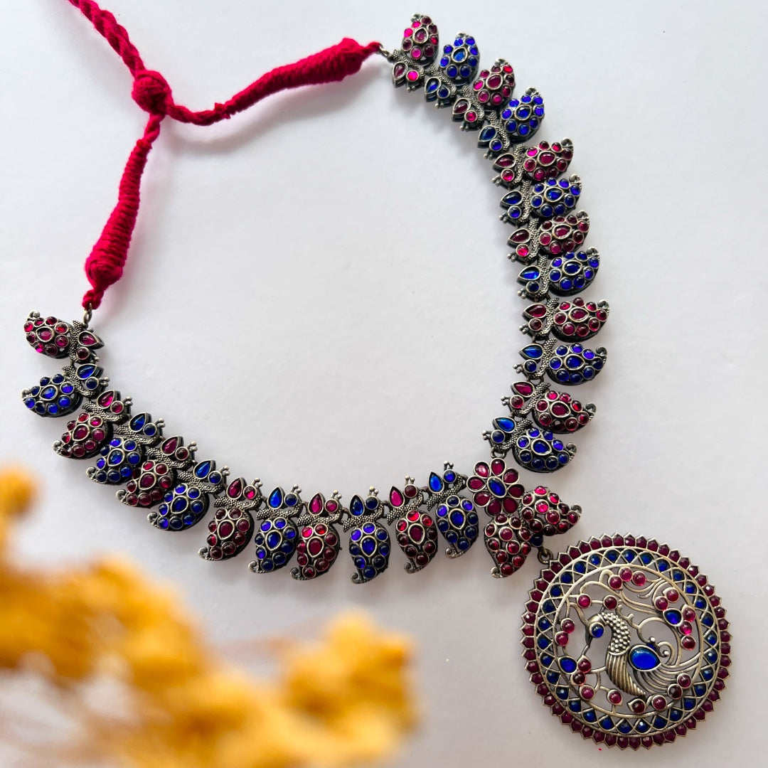 MOULITHA FAUX SILVER PREMIUM SEMI HANDMADE CARVING NECKLACE WITH EARRINGS NL132