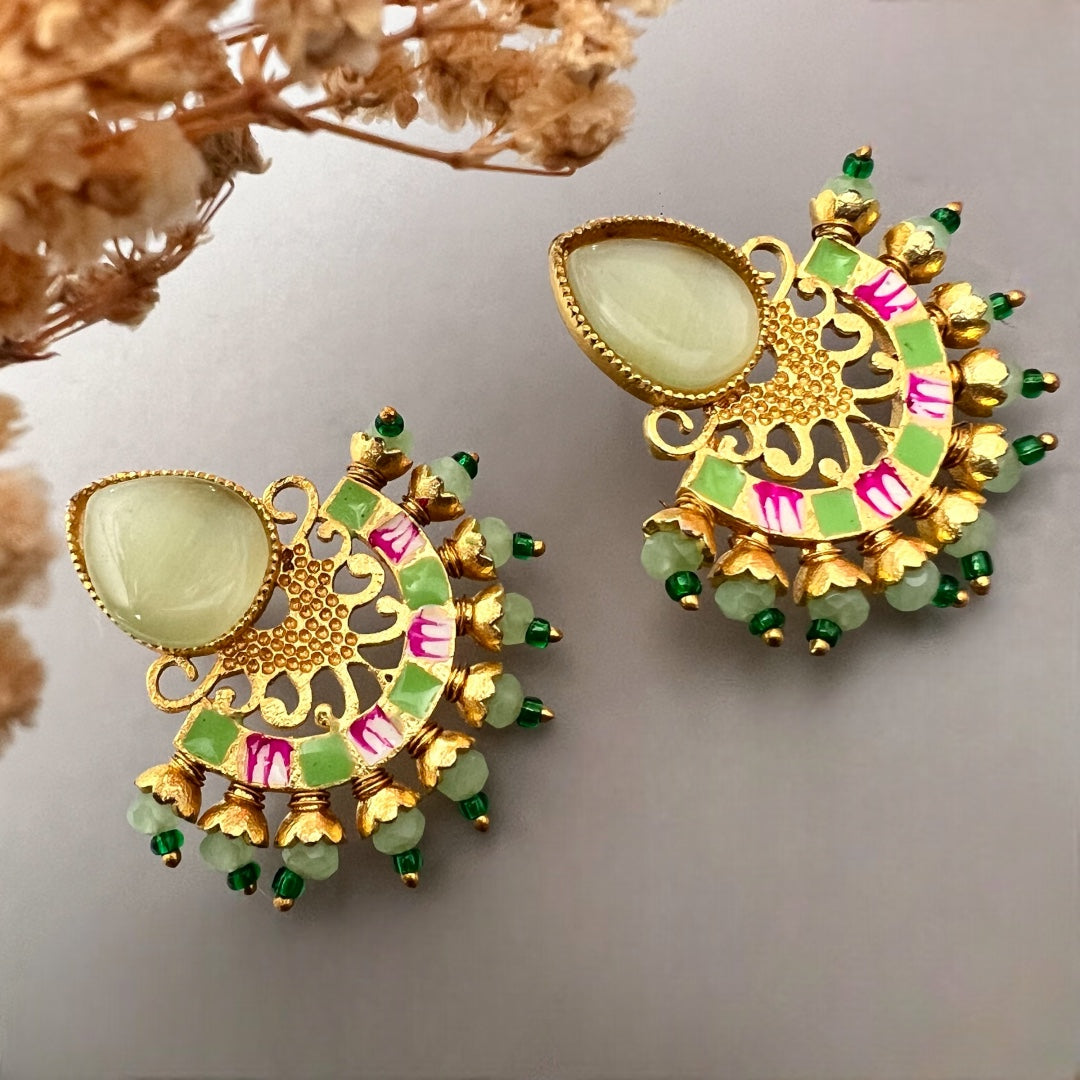 BLOSSOMBEAN SEMI HANDMADE MONOLISA GOLD-TONED EARRING-ER153