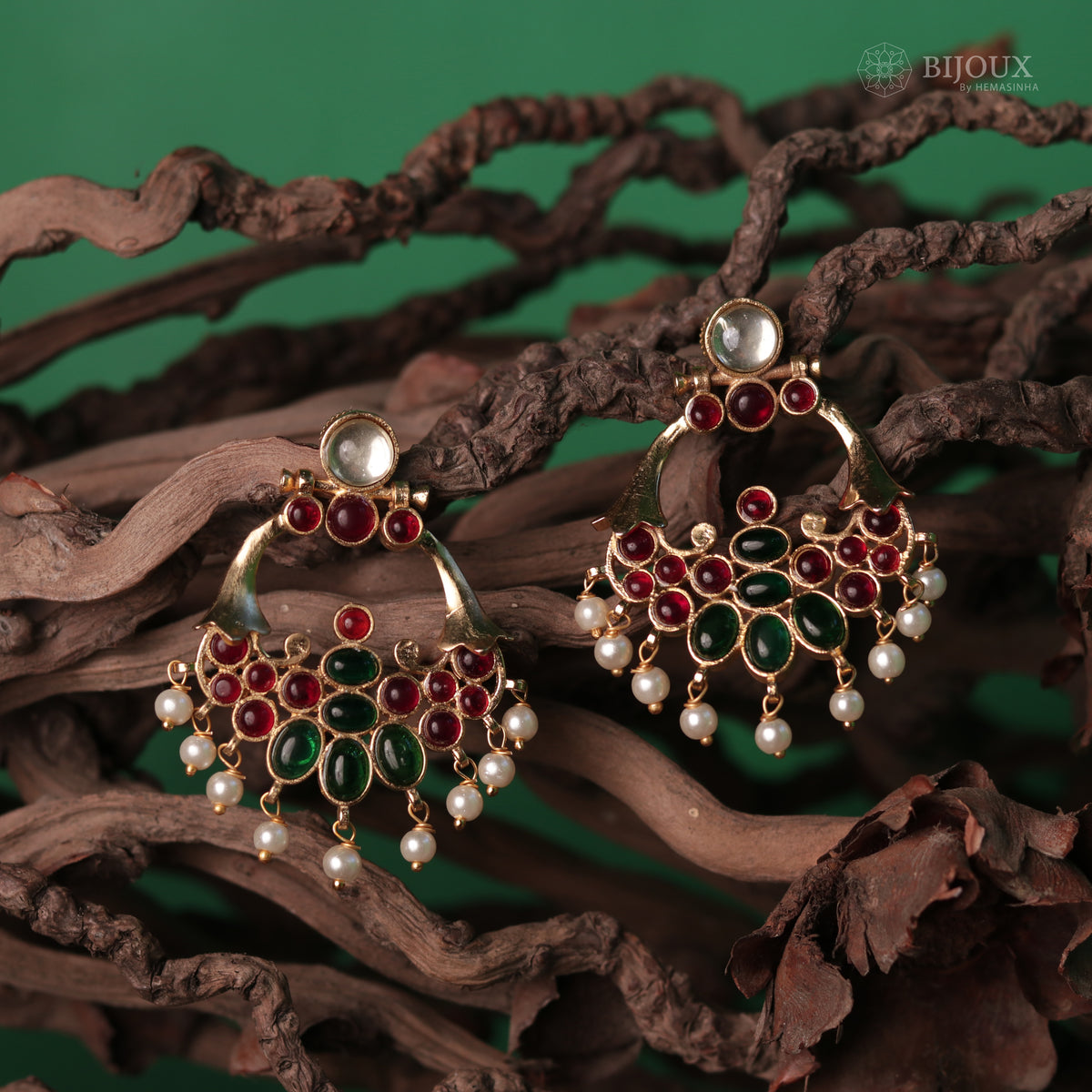 VANDHANA SEMI HANDMADE MONALISA STONE GOLD TONED EARRING- ER67