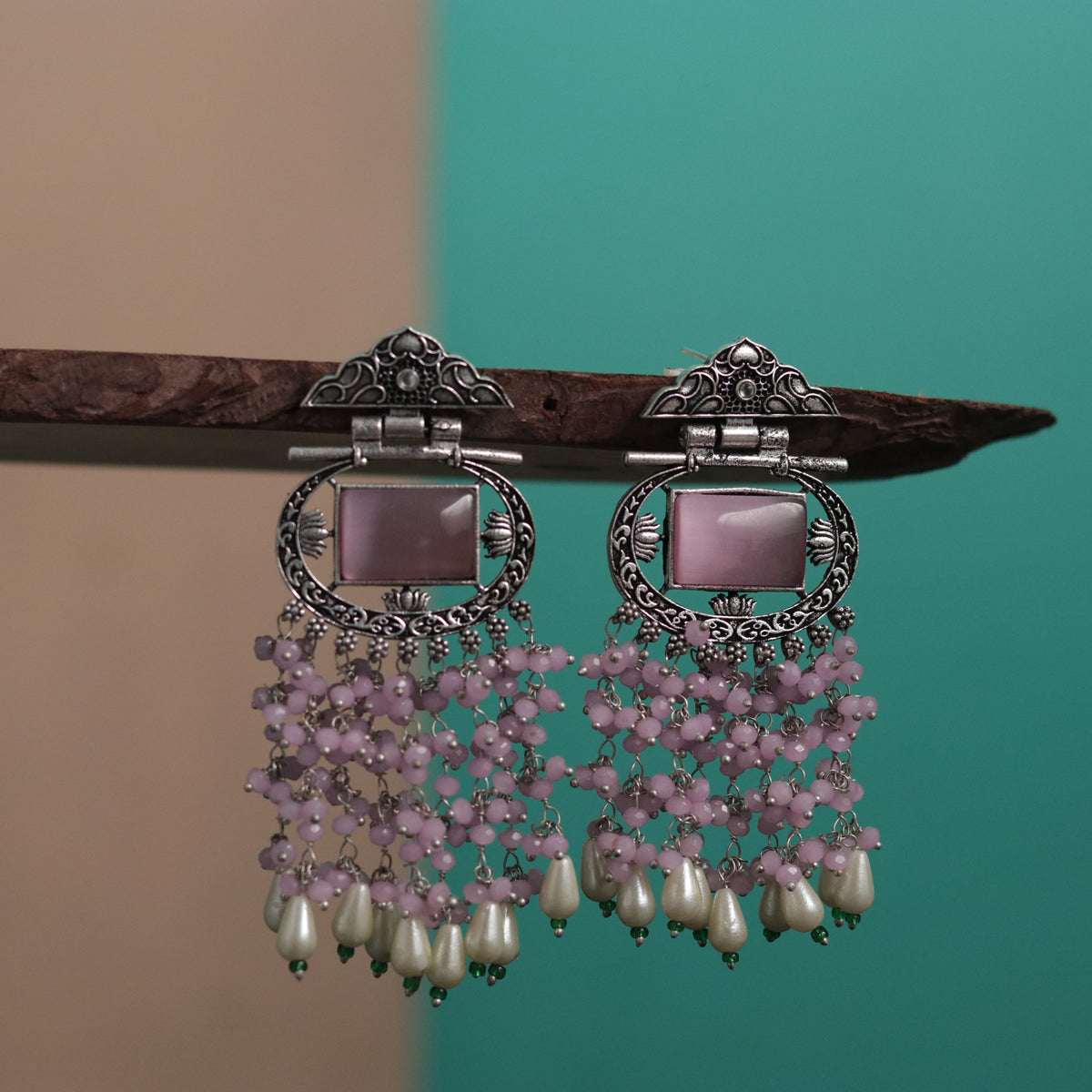 ZEPHYR SEMIHANDMADE BEADED OXIDIZED DANGLER EARRING ER104