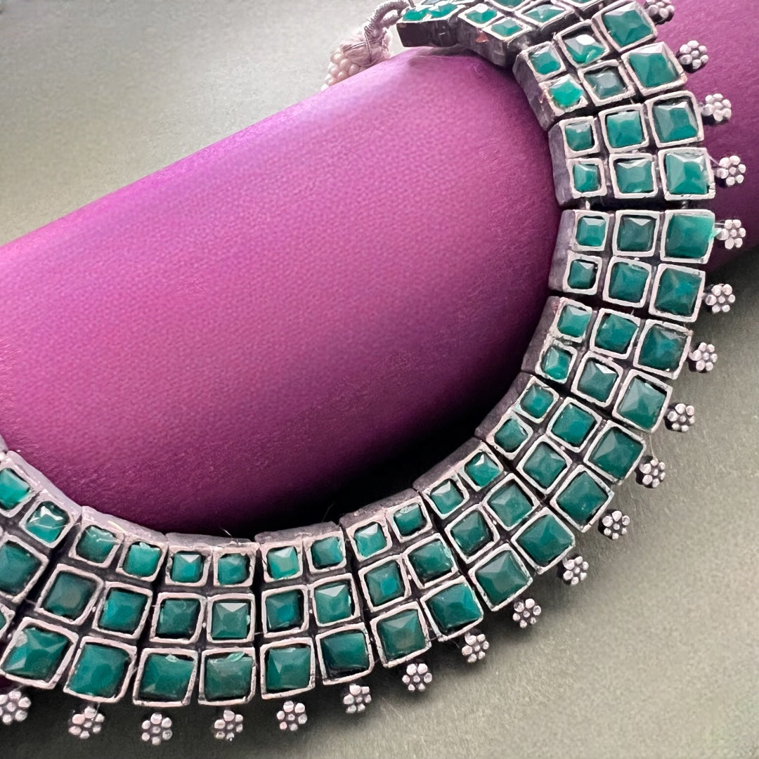 THIRA ANTIQUE SILVER LOOK ALIKE SEMI HANDMADE KIDS SET NECKLACE WITH EARRING NL17