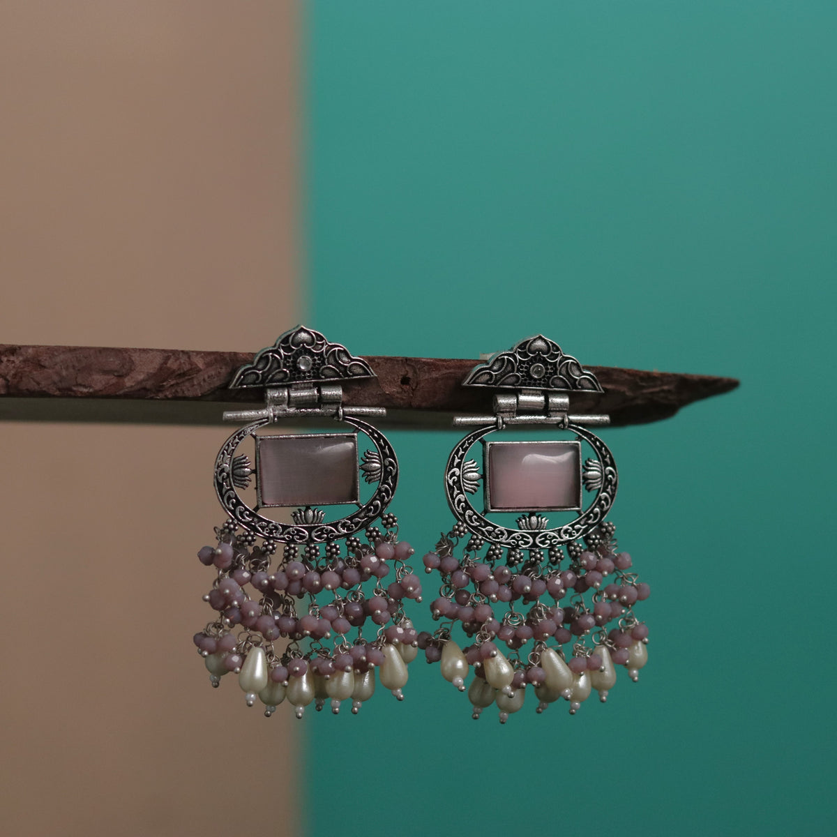 ZEPHYR SEMIHANDMADE BEADED OXIDIZED DANGLER EARRING ER104