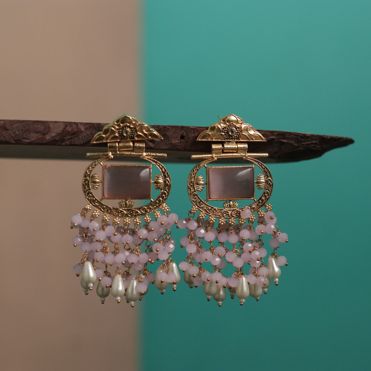 AMARA SEMIHANDMADE BEADED MONALISA GOLD-TONED DANGLER EARRING ER103