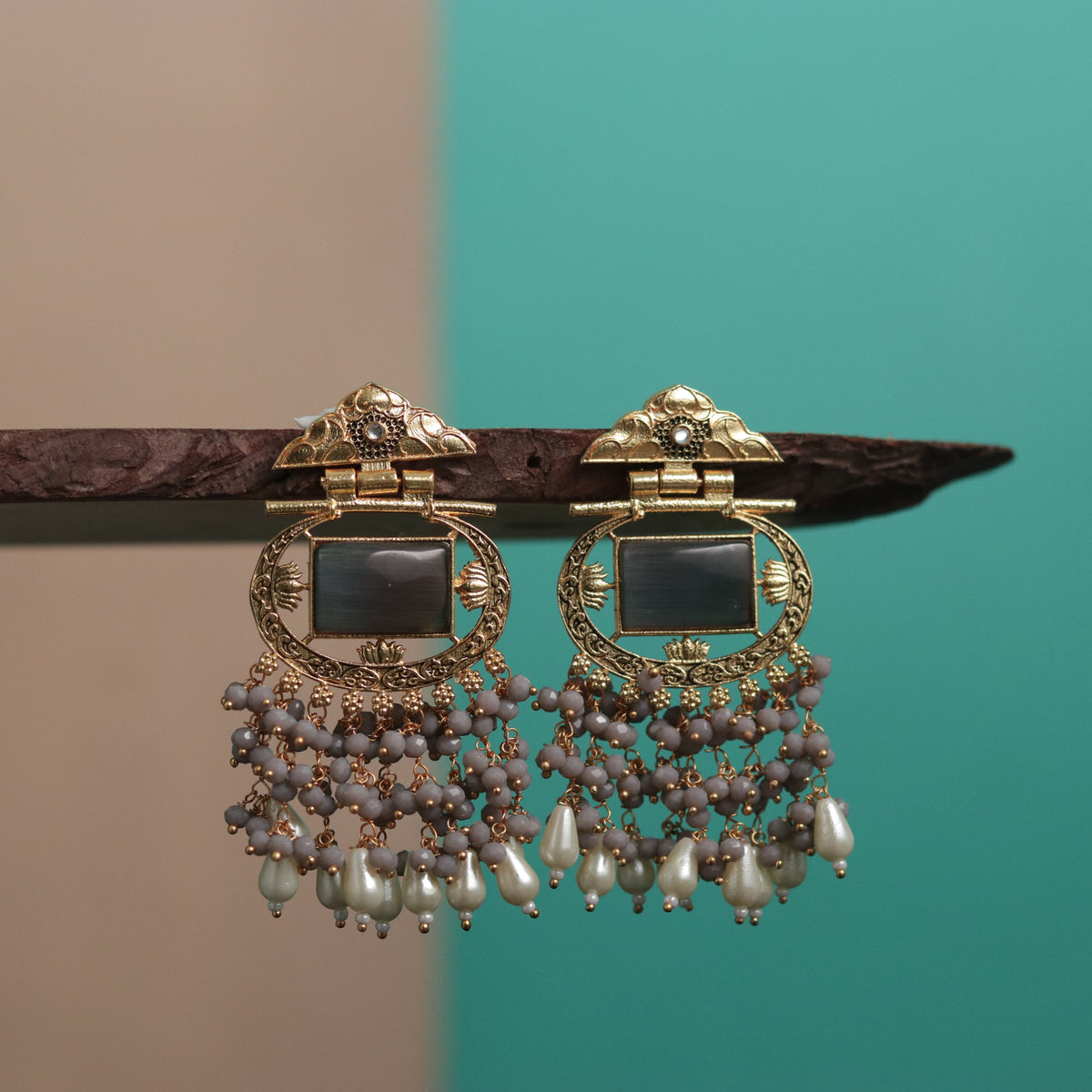 AMARA SEMIHANDMADE BEADED MONALISA GOLD-TONED DANGLER EARRING ER103