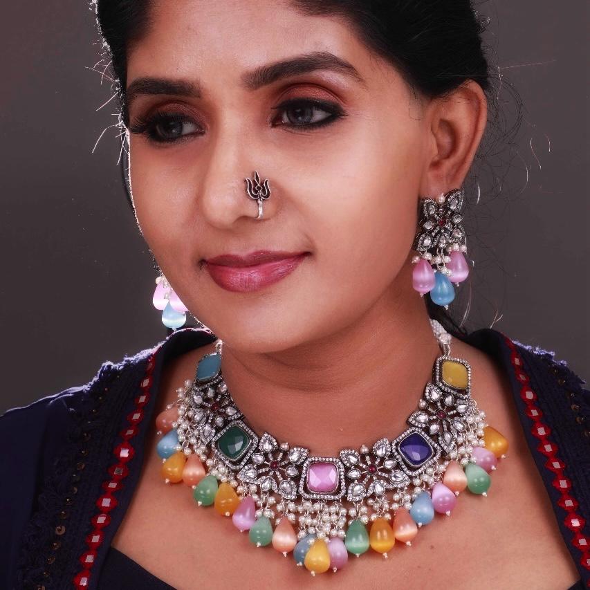 TIHARA VICTORIAN SEMI HANDMADE BRIDAL NECKLACE NL109