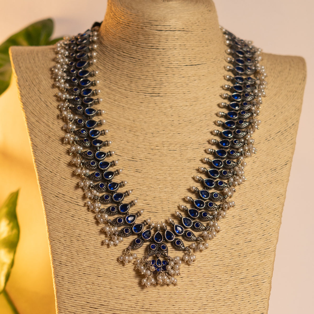 NIRA SILVER LOOK ALIKE CLASSIC ANTIQUE MALA WITH EARRINGS ML18