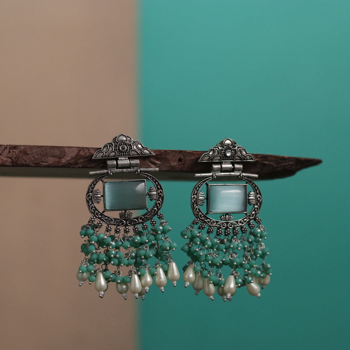ZEPHYR SEMIHANDMADE BEADED OXIDIZED DANGLER EARRING ER104