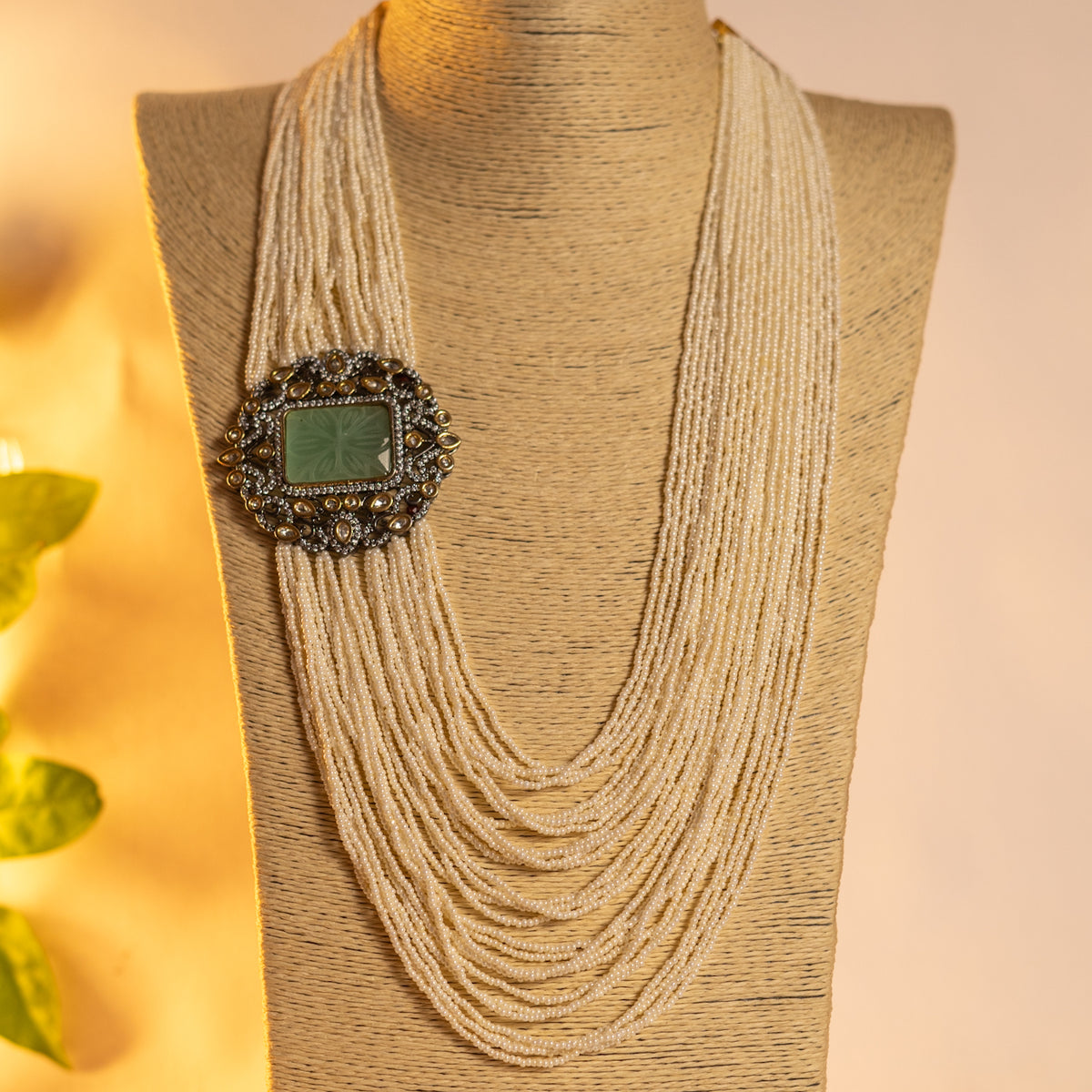 SHERINA PEARL CARVING STONE HANDMADE STATEMENT MALA ML16