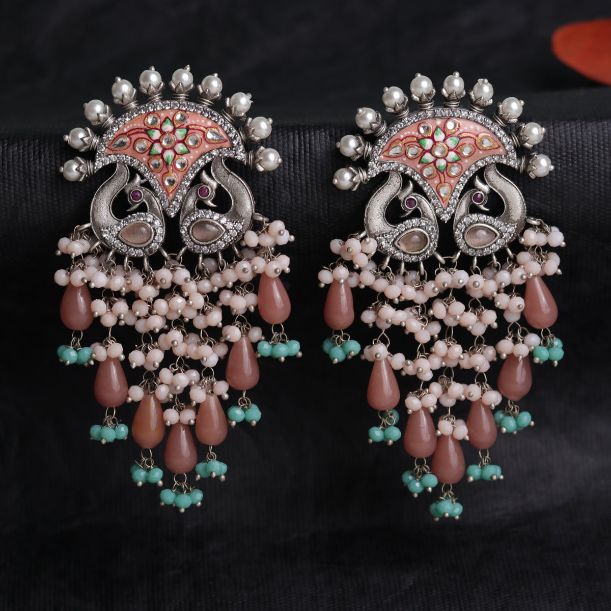 HANDMADE TWILIGHT SEMI HANDMADE HANDPAINTED MONALISA AND BEADED EARRING ER40