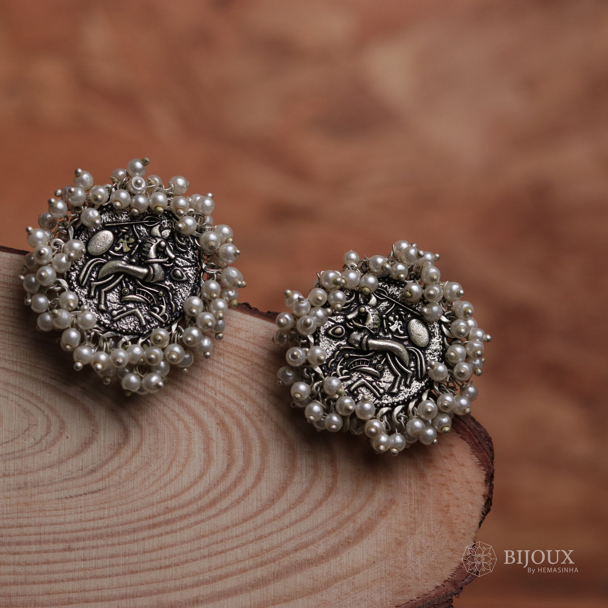 AFRO ANTIQUE CHARISMA OXIDIZED STUDS ER44