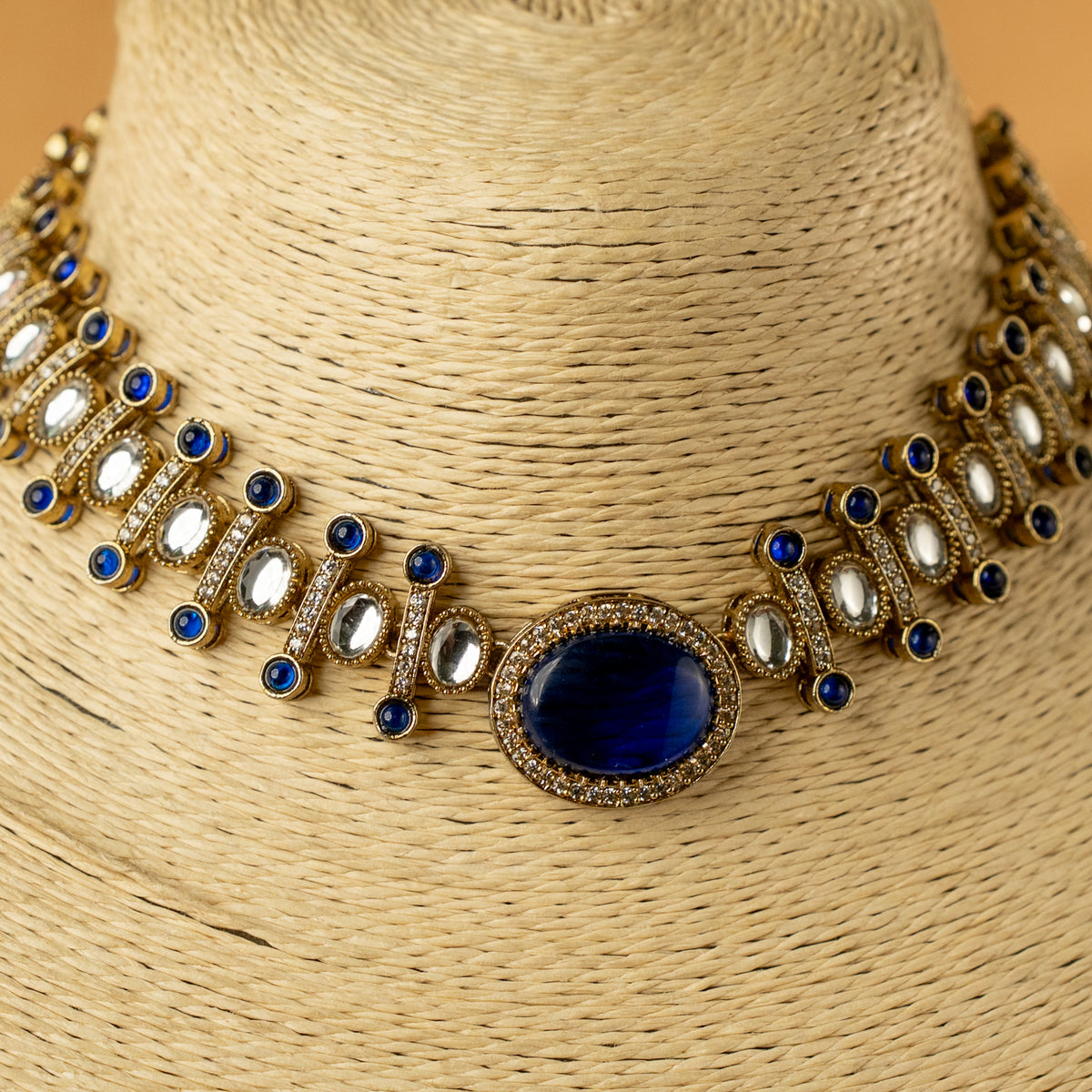 ZOHRA SEMI HANDMADE MONALISA STONE NECKPIECE/NECKLACE EARRINGS NL325