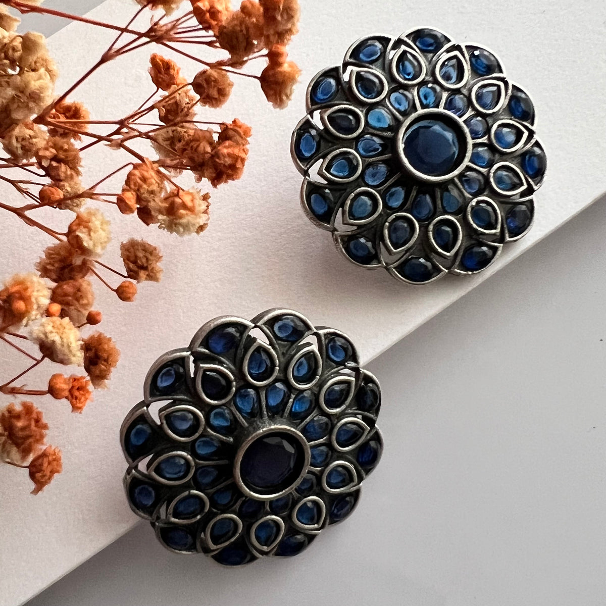 BRUNDHA FAUX SILVER SEMI HANDMADE ANTIQUE NECKPIECE/NECKLACE WITH EARRING NL262