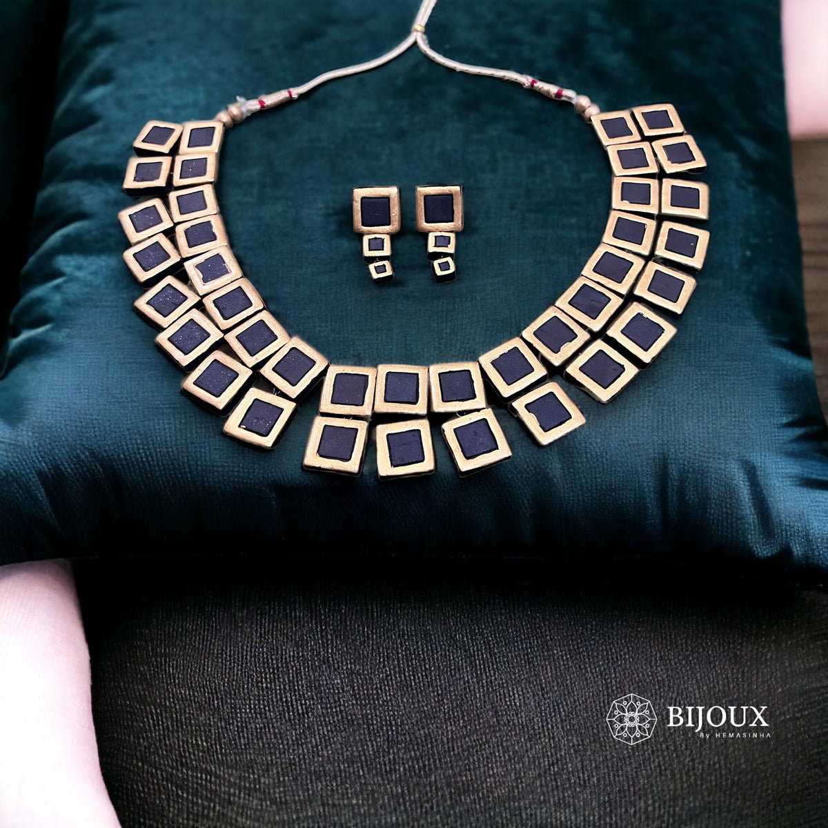 DUAL SQUARE TERRACOTTA NECKLACE WITH EARRING TR09