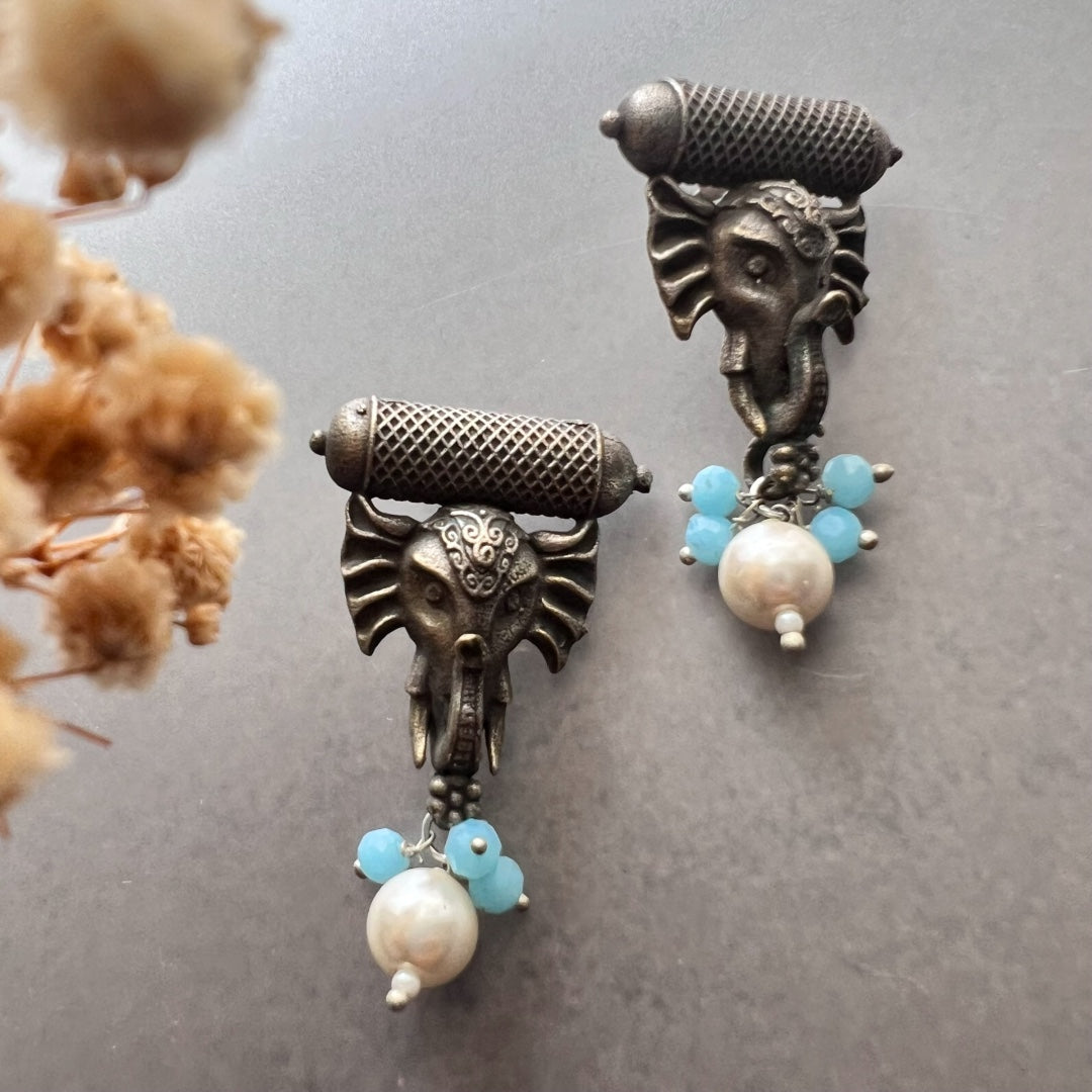 RIMA SILVER LOOK ALIKE RAW AND RUSTIC SEMI HANDMADE STATEMENT CHOKER / NECKPIECE CH59