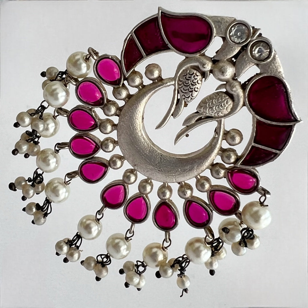 PEA FEATHER SILVER LOOK ALIKE HANDMADE EARRINGS ER524