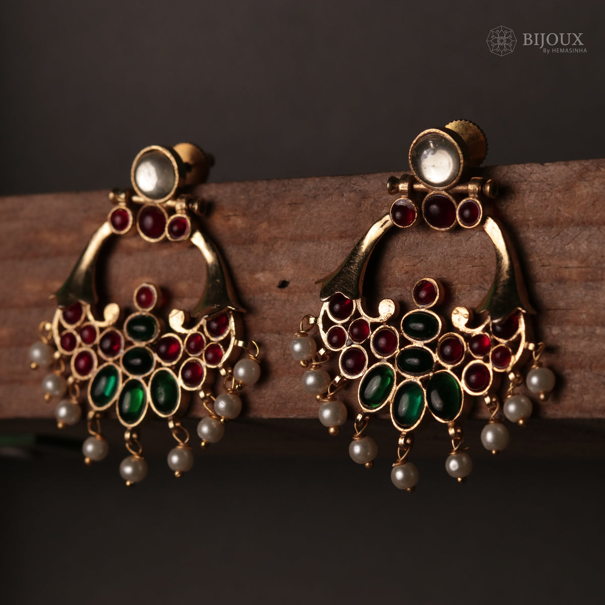 VANDHANA SEMI HANDMADE MONALISA STONE GOLD TONED EARRING- ER67