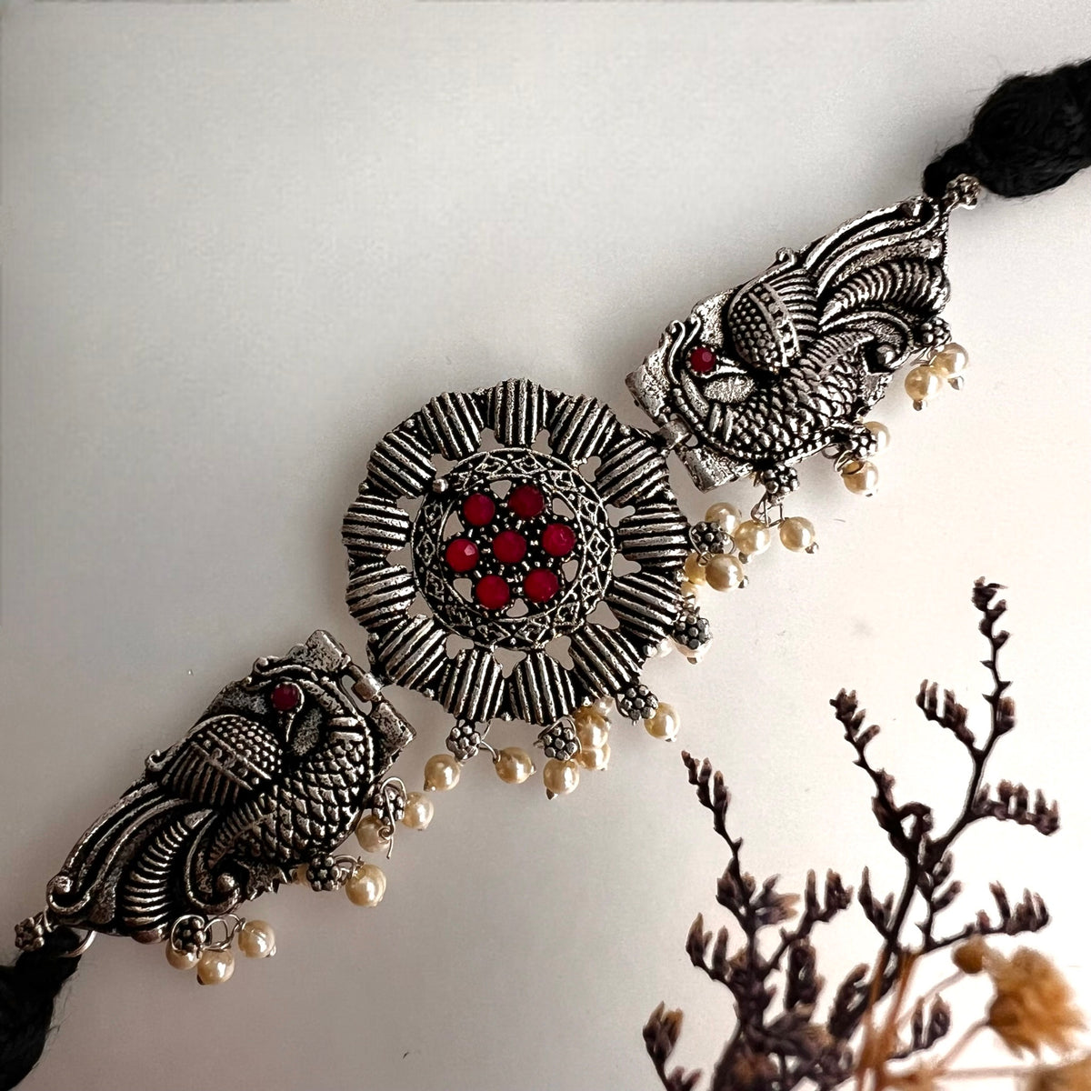 VIRA SILVER LOOK ALIKE RAW AND RUSTIC SEMI HANDMADE STATEMENT CHOKER / NECKPIECE CH58