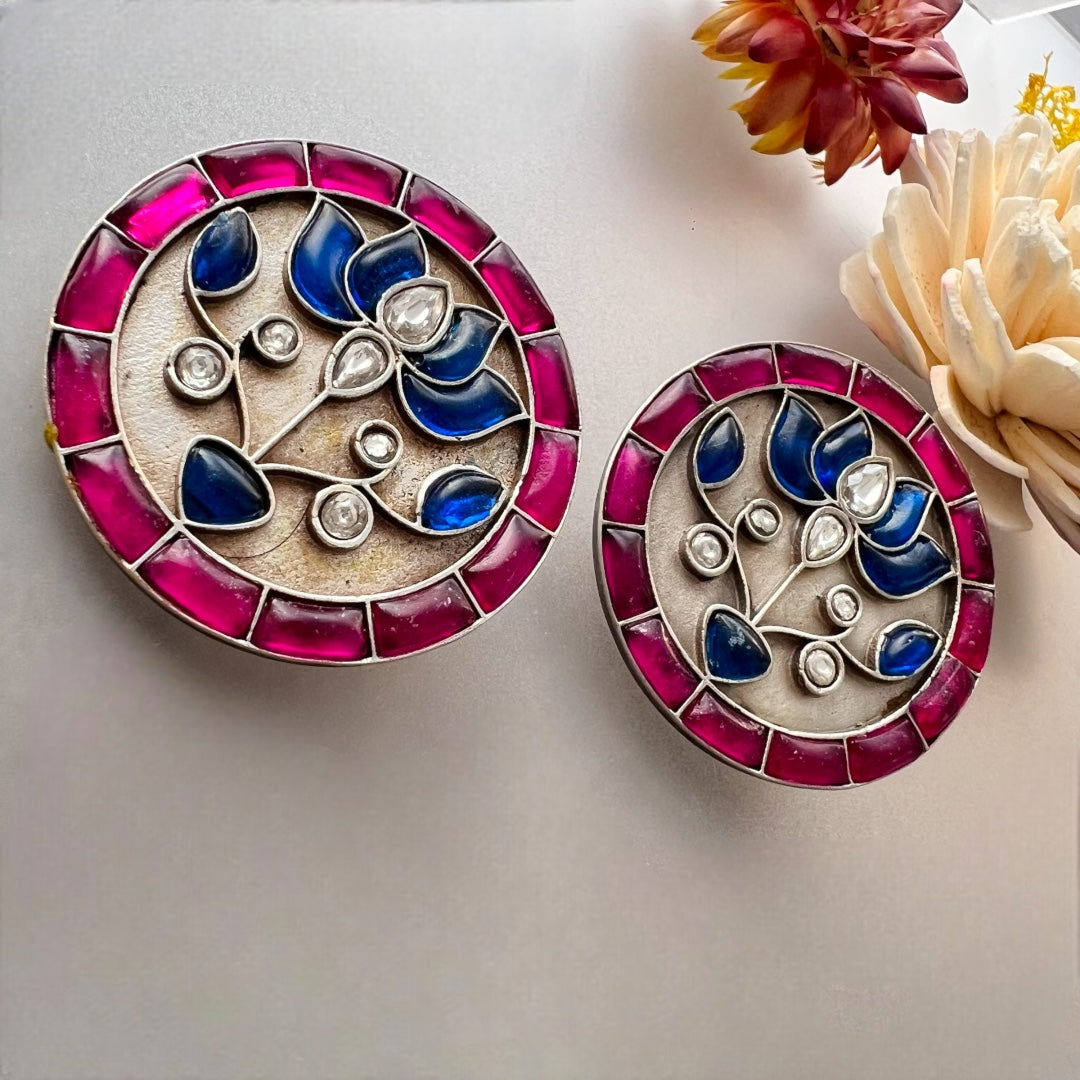 SWEET CIRCLETS  SILVER LOOK ALIKE SEMI HANDMADE STUDS ER522