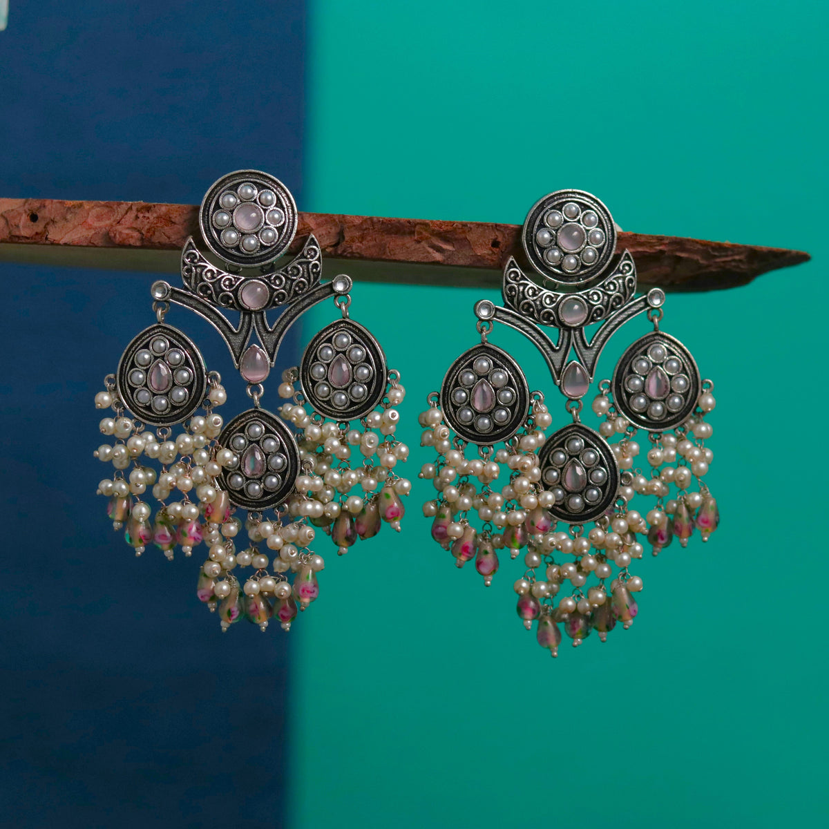 ARABELLA SEMIHANDMADE JUMBO OXIDIZED BEADED EARRING ER106