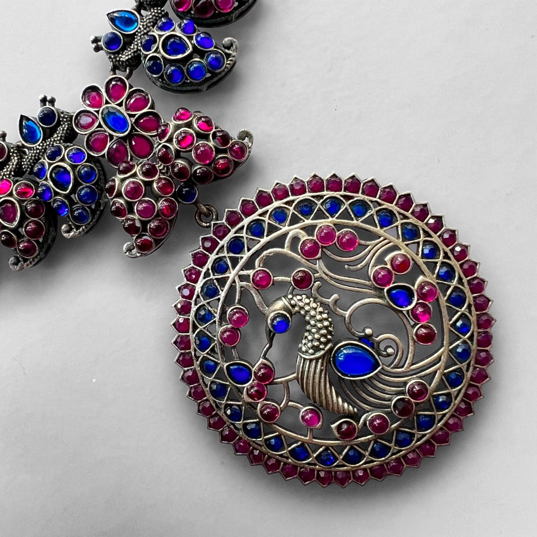 MOULITHA FAUX SILVER PREMIUM SEMI HANDMADE CARVING NECKLACE WITH EARRINGS NL132