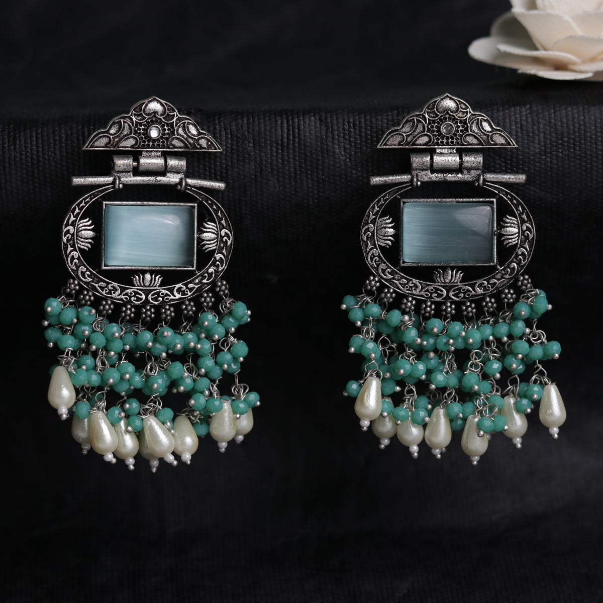 ZEPHYR SEMIHANDMADE BEADED OXIDIZED DANGLER EARRING ER104