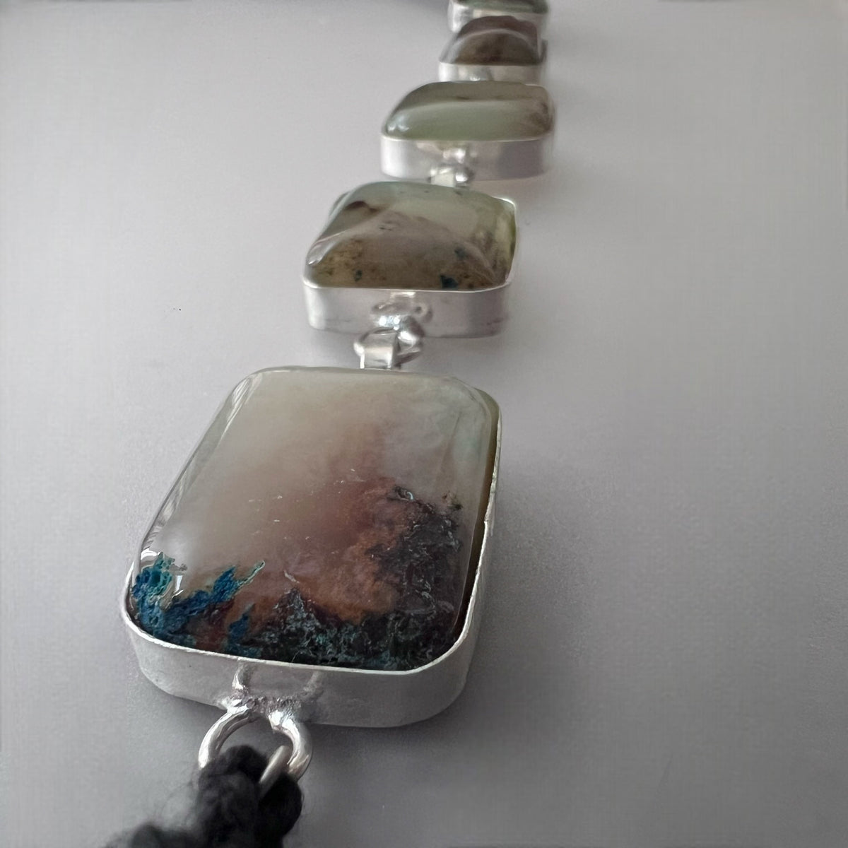 RICHARA BIJOUX PREMIUM AND EXCLUSIVE NATURAL STONE HANDMADE CHOKER CH382