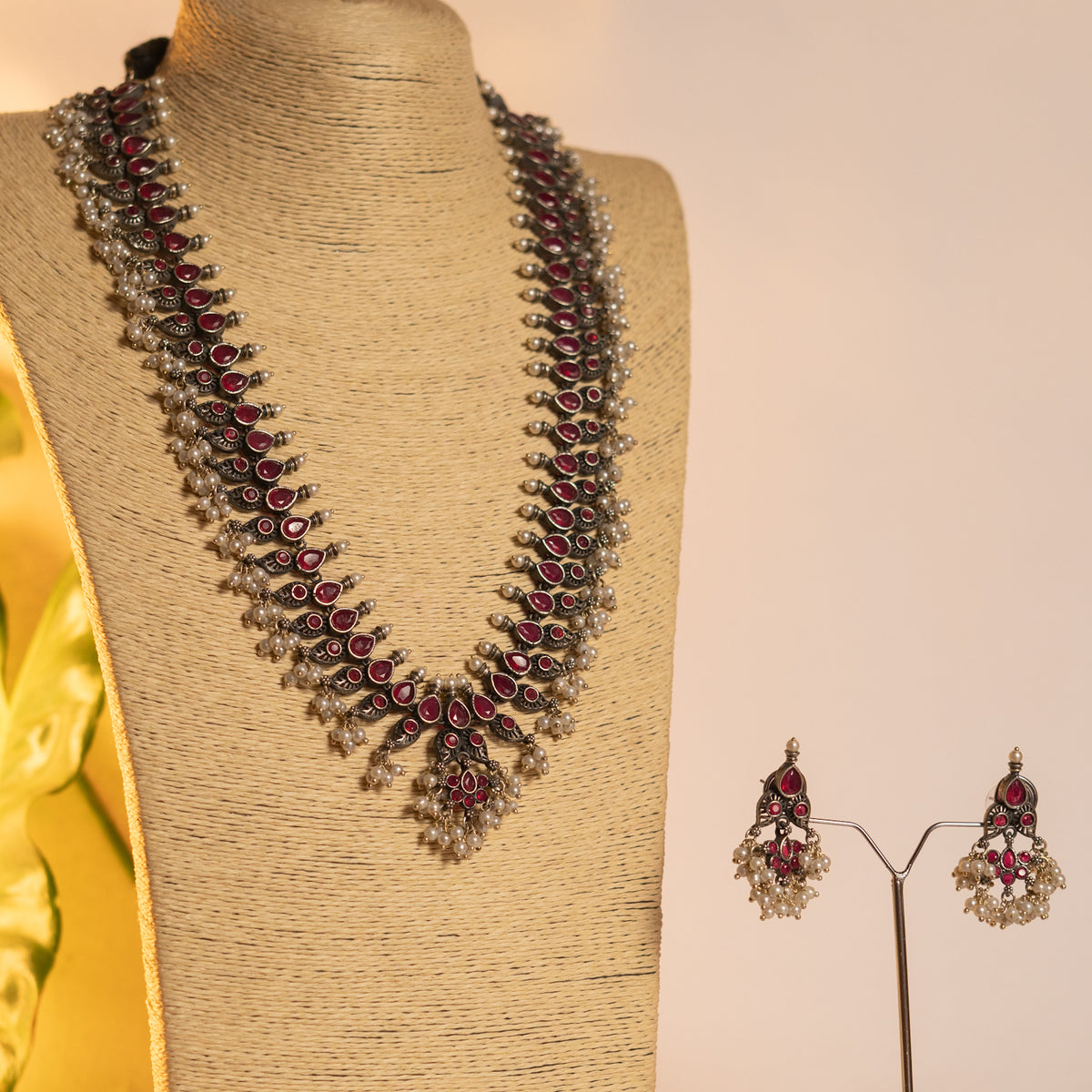 NIRA SILVER LOOK ALIKE CLASSIC ANTIQUE MALA WITH EARRINGS ML18