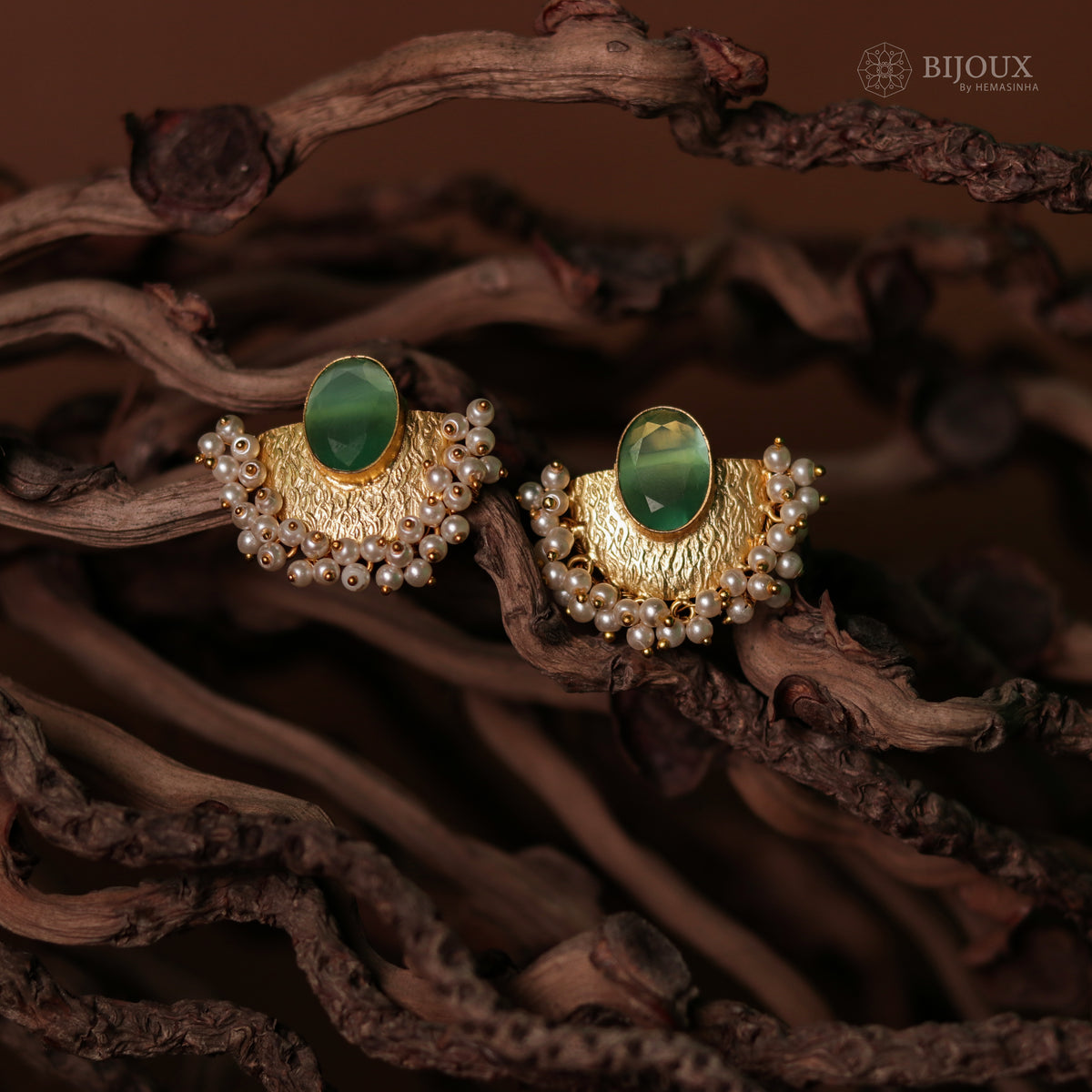 UDHAYA HANDMADE GLASS STONE HANDMADE AND  HAMMERED STUDS ER76