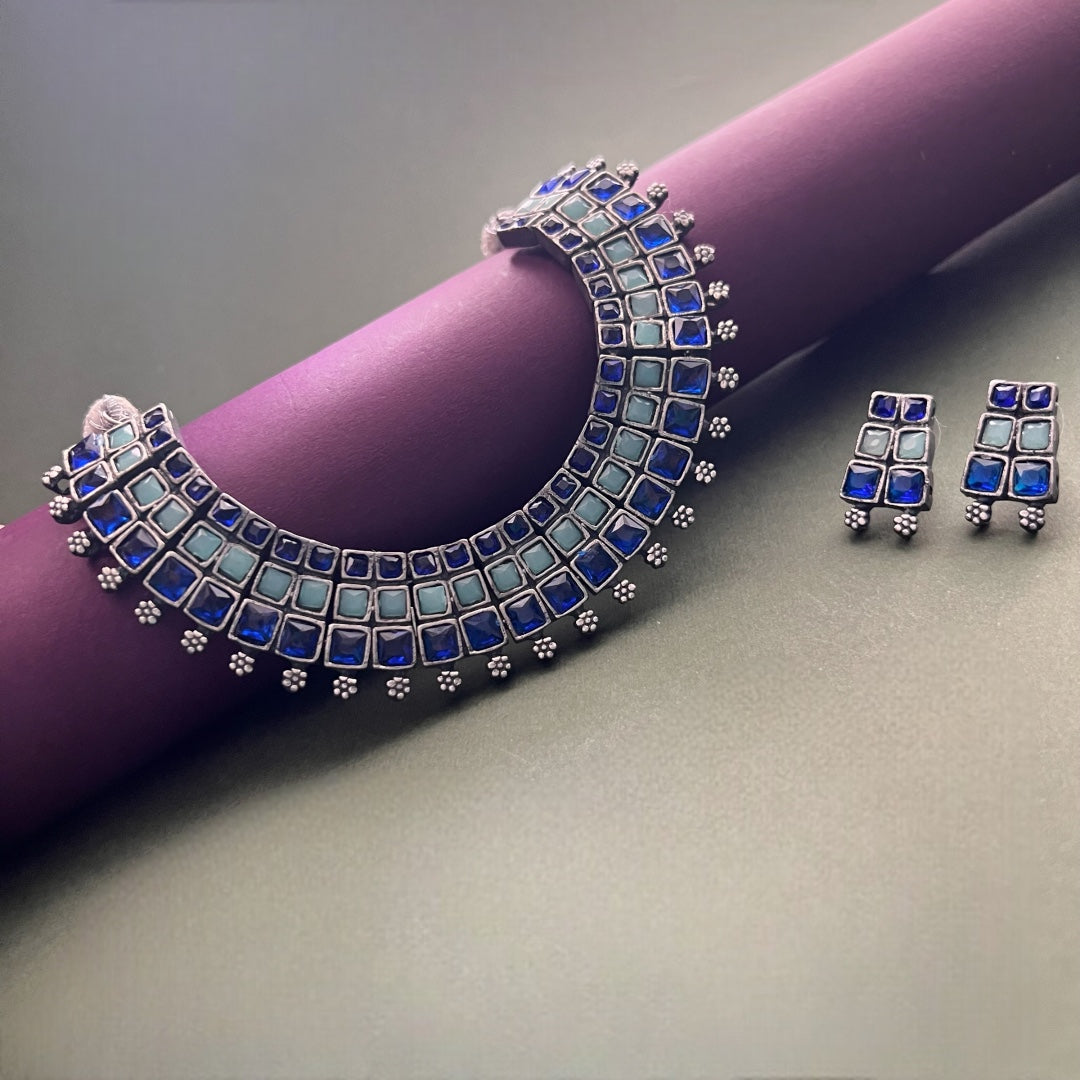 THIRA ANTIQUE SILVER LOOK ALIKE SEMI HANDMADE KIDS SET NECKLACE WITH EARRING NL17