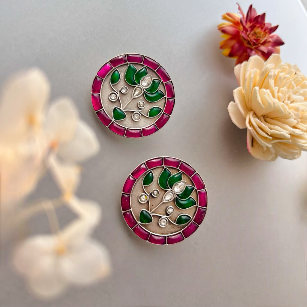 SWEET CIRCLETS  SILVER LOOK ALIKE SEMI HANDMADE STUDS ER522