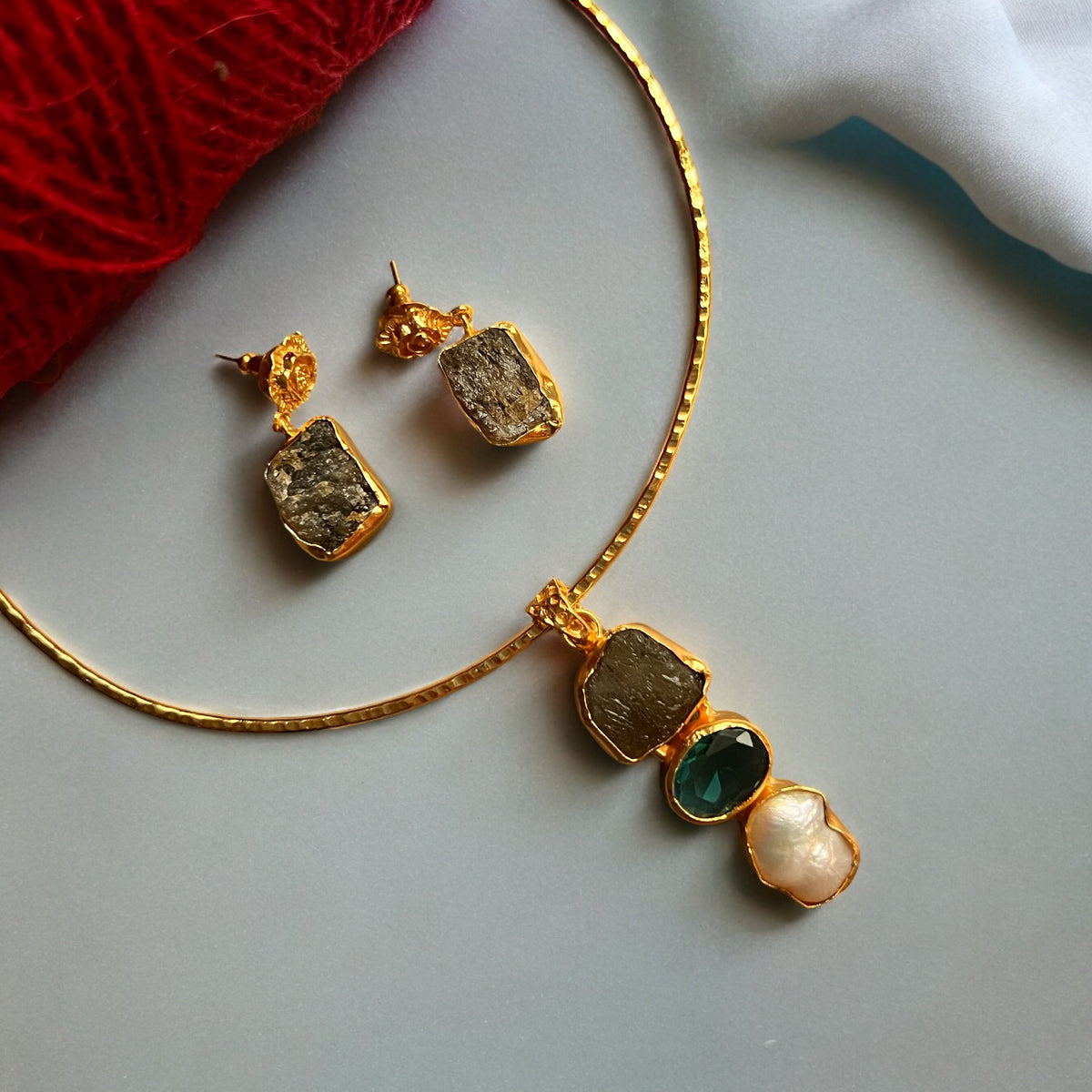 SOPHIA HANDMADE BIJOUX PREMIUM AND BIJOUX EXCLUSIVE HASLI WITH EARRINGS CH479