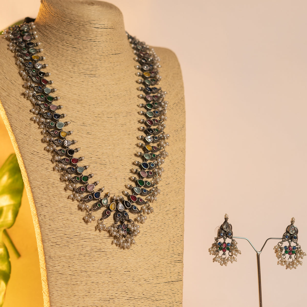 NIRA SILVER LOOK ALIKE CLASSIC ANTIQUE MALA WITH EARRINGS ML18