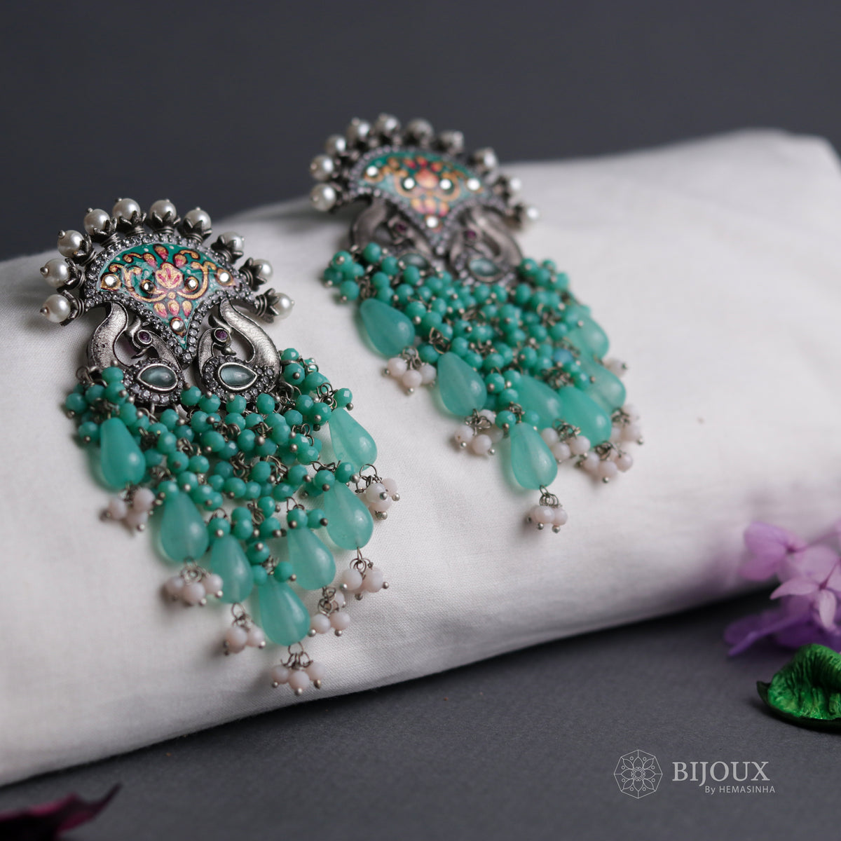 HANDMADE TWILIGHT SEMI HANDMADE HANDPAINTED MONALISA AND BEADED EARRING ER40